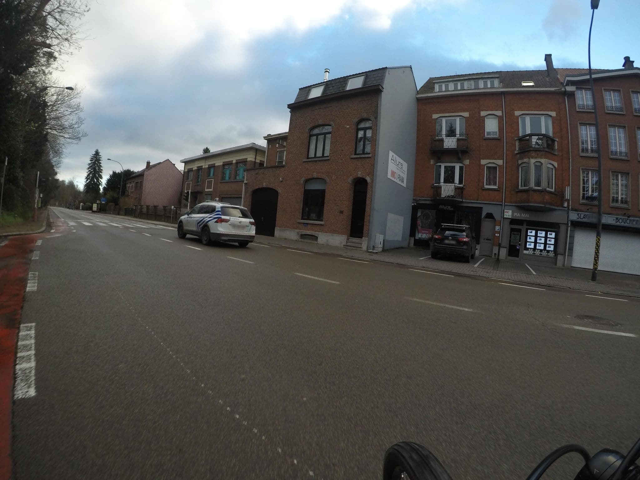Street view near La Duchesse Brisée, Sint-Genesius-Rode — © Neekens (CC BY-SA · Mapillary)