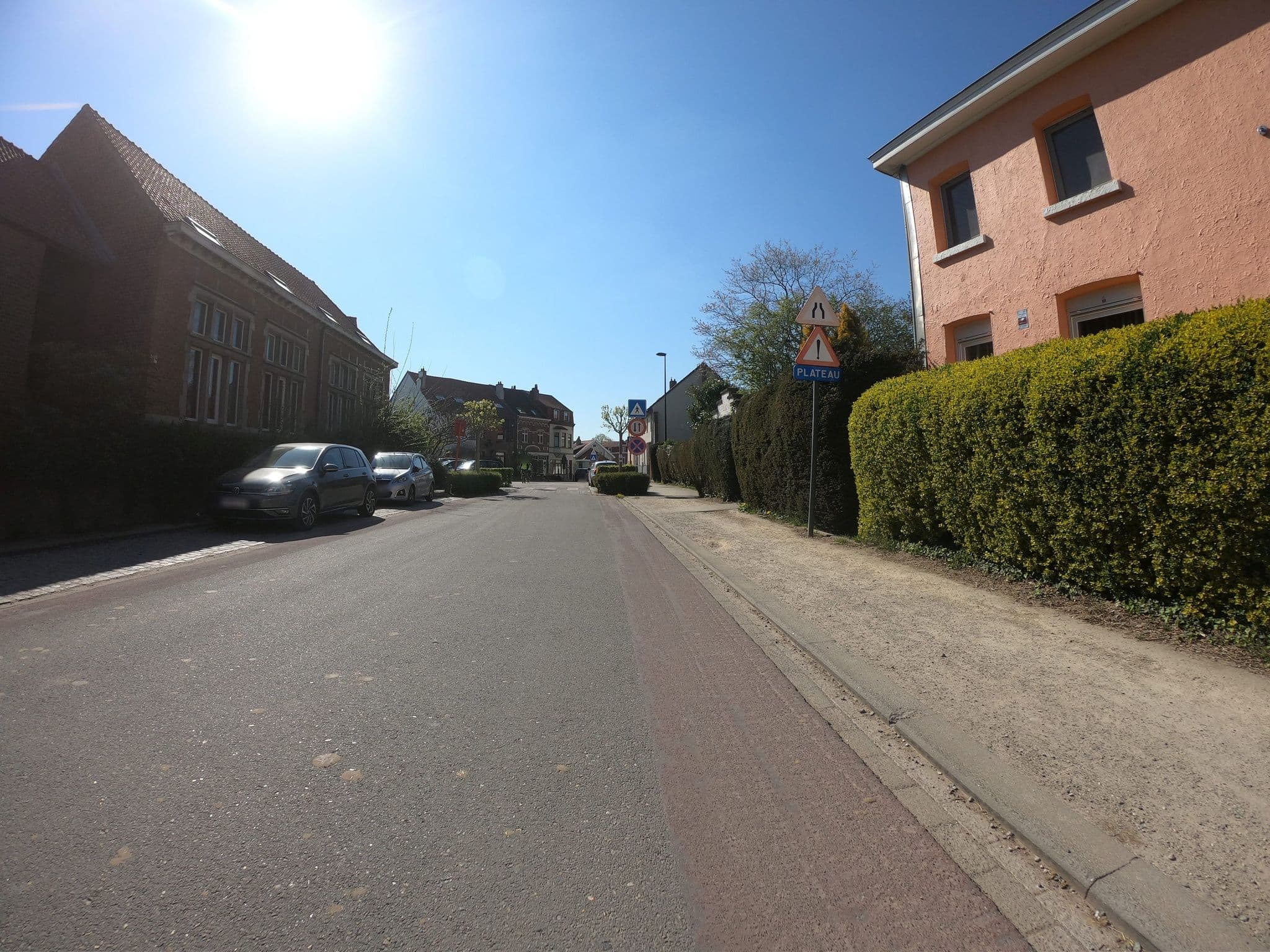 Street view near 't Schoolke, Linkebeek — © joostjakob (CC BY-SA · Mapillary)
