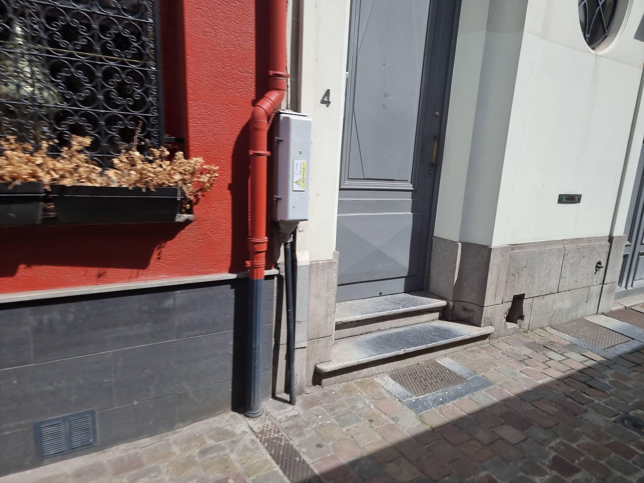 Street view near Laurent's Place, Ixelles — © mapfool (CC BY-SA · Mapillary)