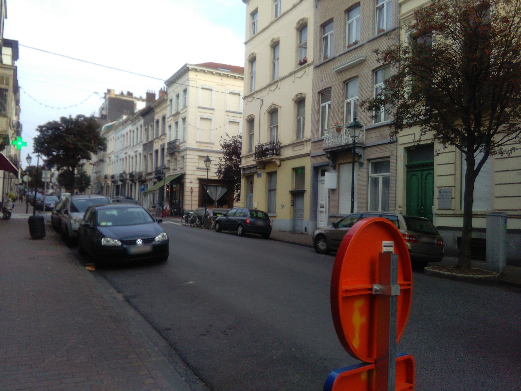 Street view near Louise Uptown Apartments, Saint-Gilles — © ris (CC BY-SA · Mapillary)