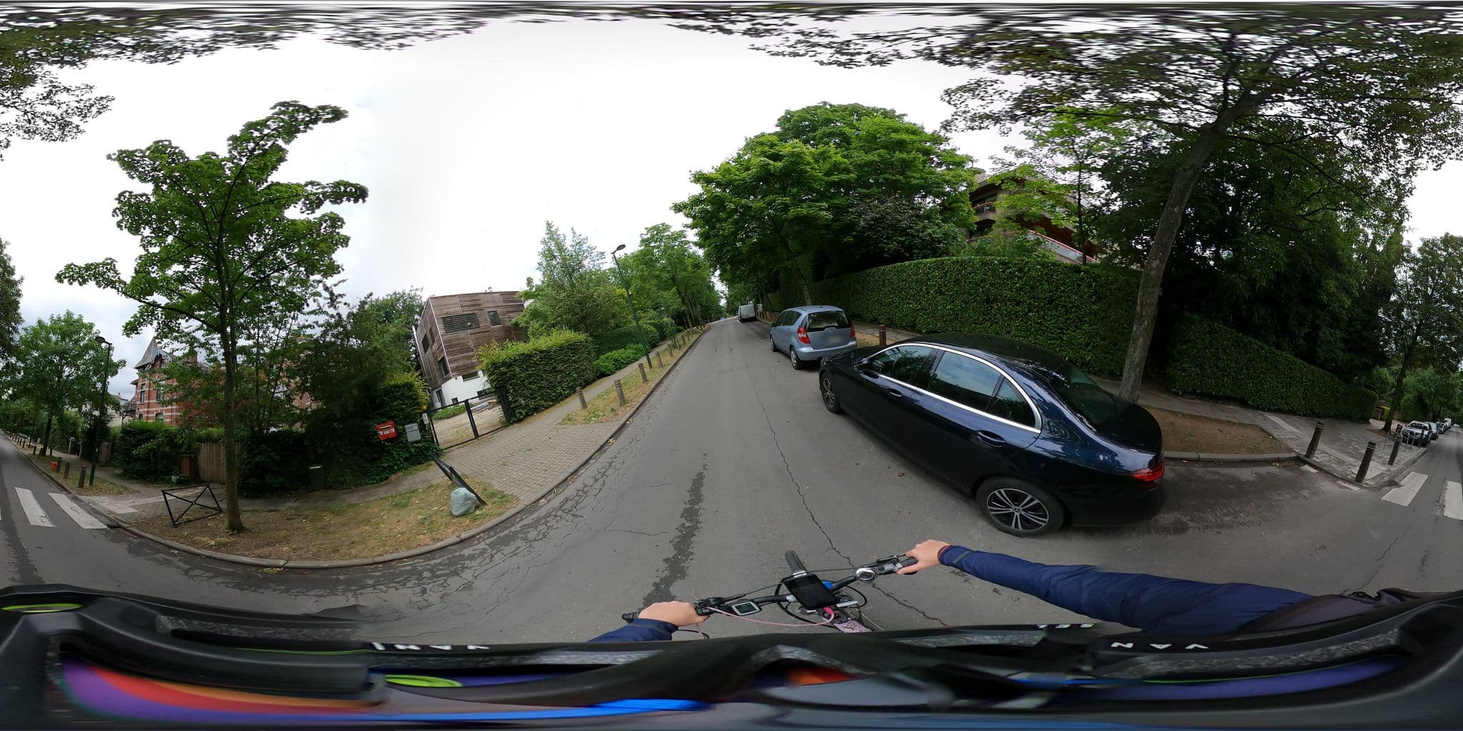 Street view near Auberge De Jeunesse Hamoir, Uccle — © Stefdegreef (CC BY-SA · Mapillary)