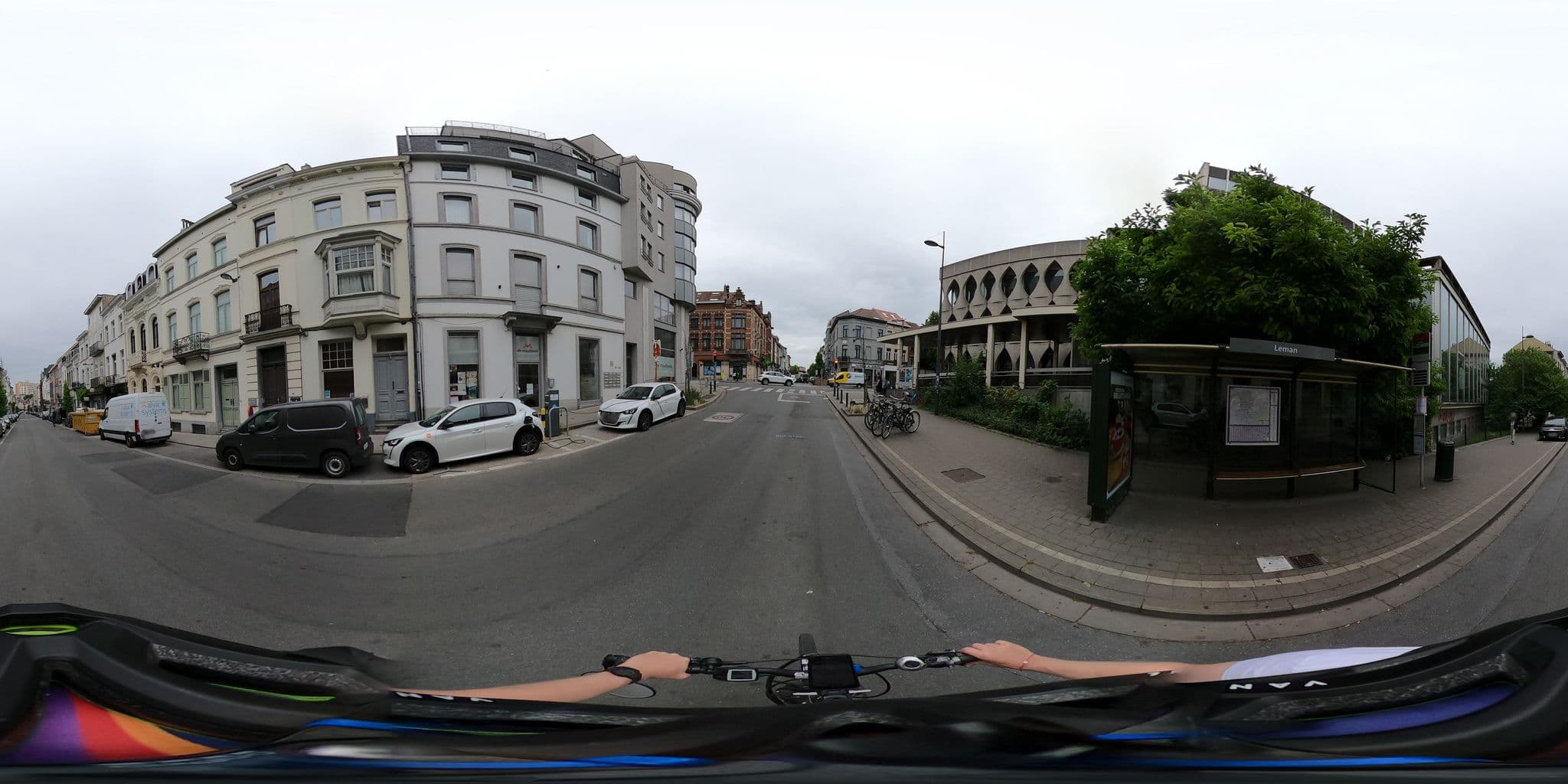 Street view near Appart-hôtel Maison de la Lune - petite Auberge d'Etterbeek, Etterbeek — © Stefdegreef (CC BY-SA · Mapillary)