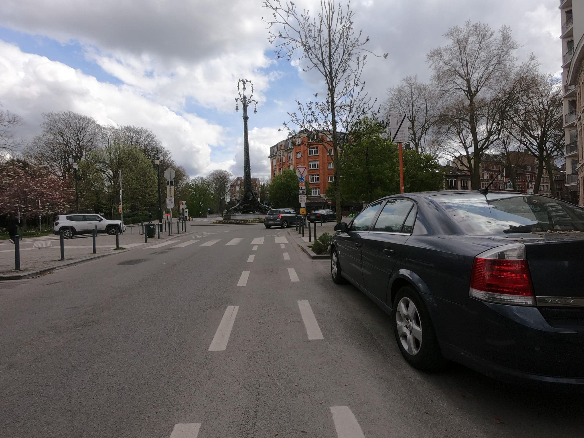 Street view near B&B Avenue Deschanel, Schaerbeek — © thierry1030 (CC BY-SA · Mapillary)