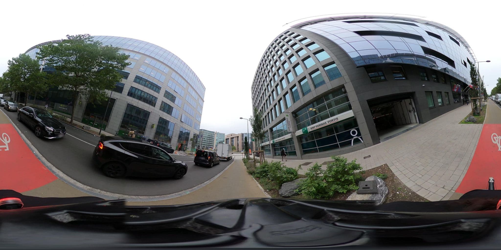 Street view near Holiday Inns of Belgium NV, Etterbeek — © RaphaelPasLoin (CC BY-SA · Mapillary)