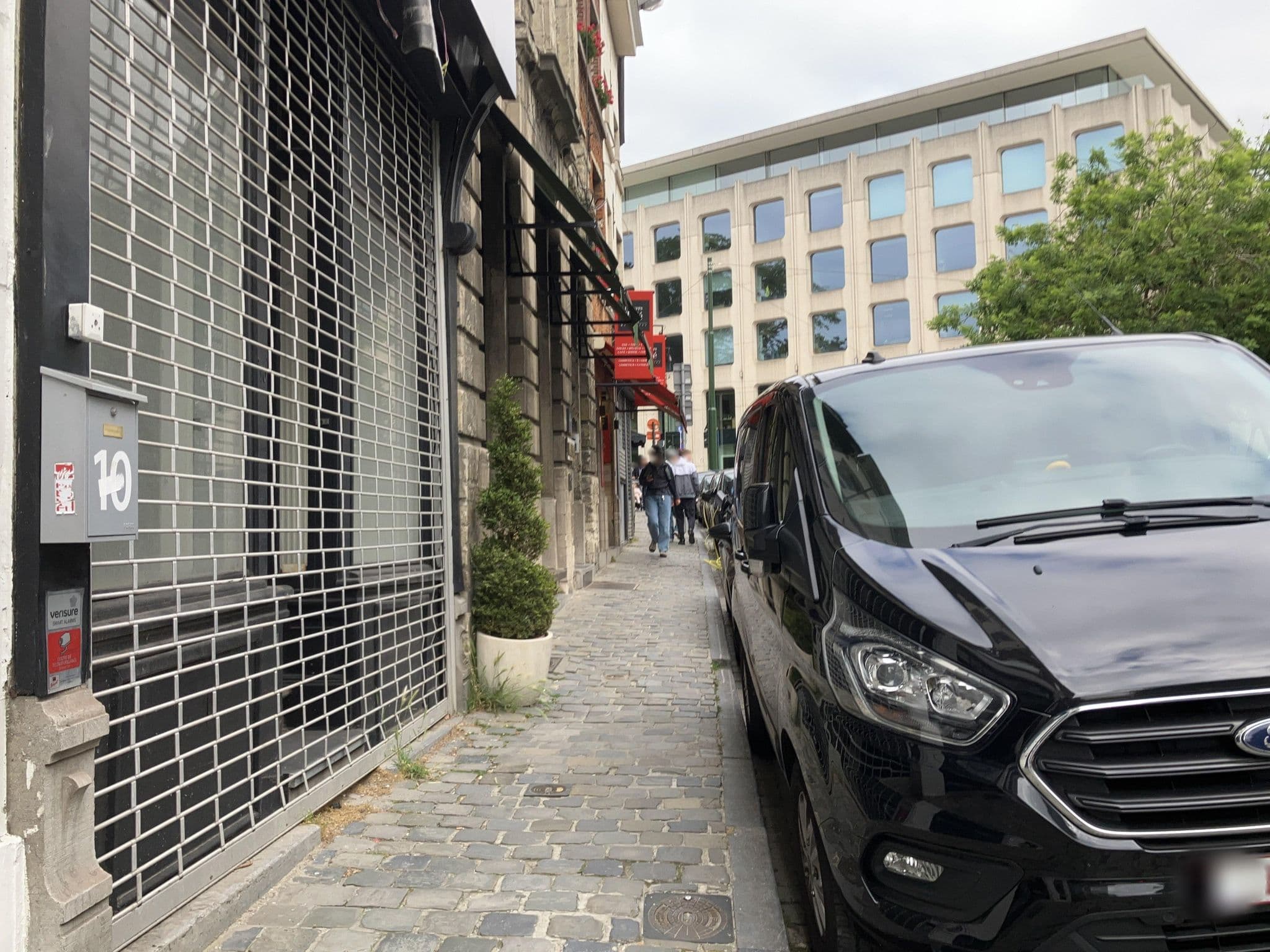 Street view near Mr Milstain, Ixelles — © southglos (CC BY-SA · Mapillary)