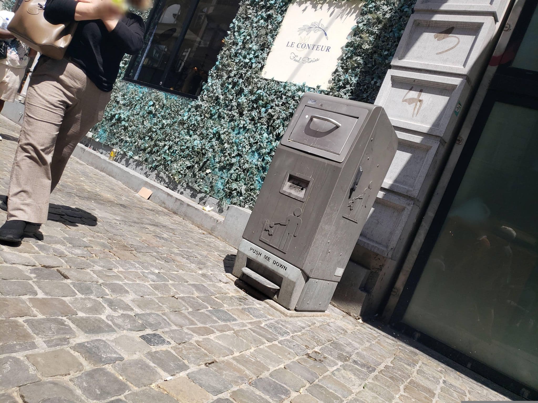 Street view near Brusselian Residence - City Center, Brussels — © mapfool (CC BY-SA · Mapillary)