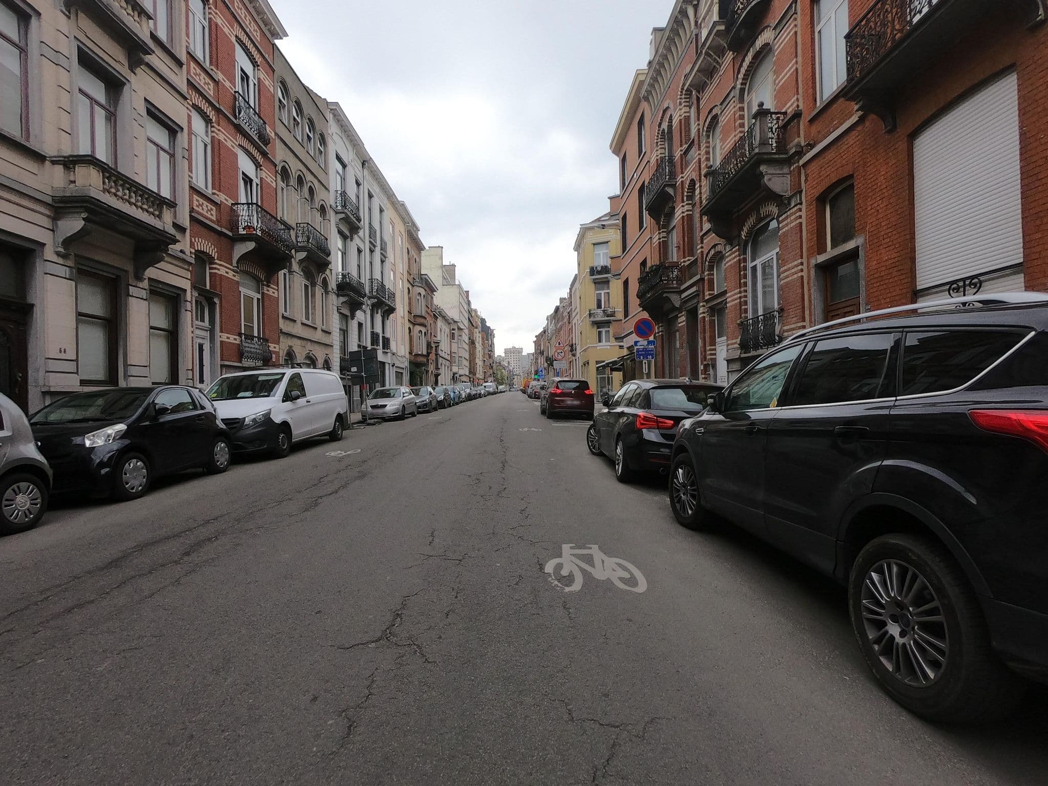 Street view near Schuman Appart Hotel, Saint-Josse-ten-Noode — © thierry1030 (CC BY-SA · Mapillary)