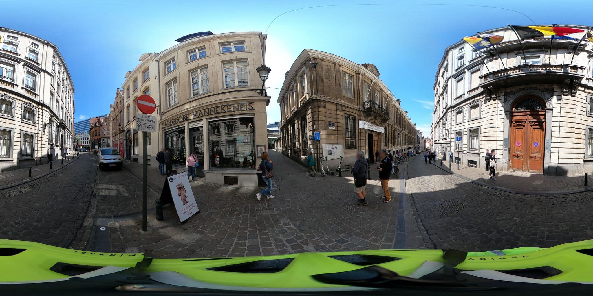 Street view near Taptoe B&B, Brussels — © Stefdegreef (CC BY-SA · Mapillary)
