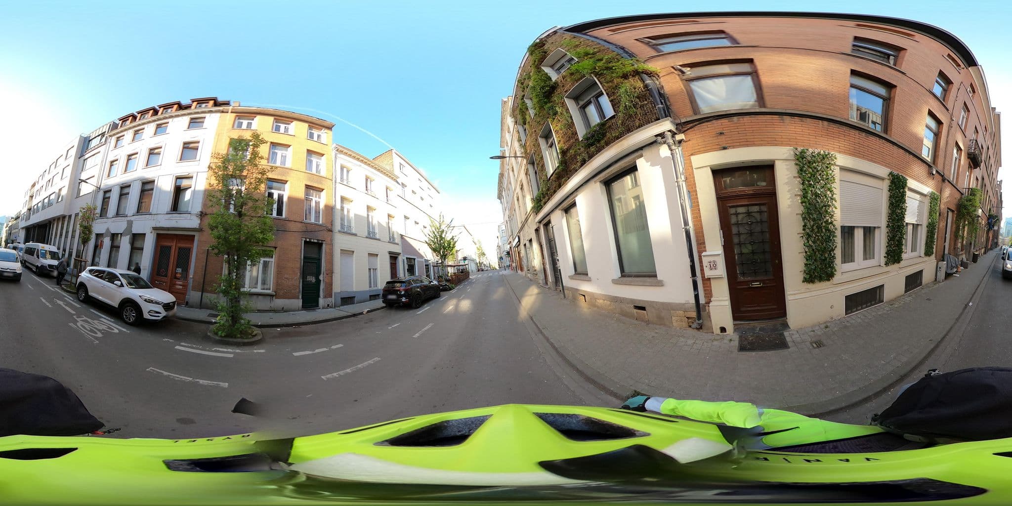 Street view near C.O.J. Asbl, Saint-Josse-ten-Noode — © Stefdegreef (CC BY-SA · Mapillary)