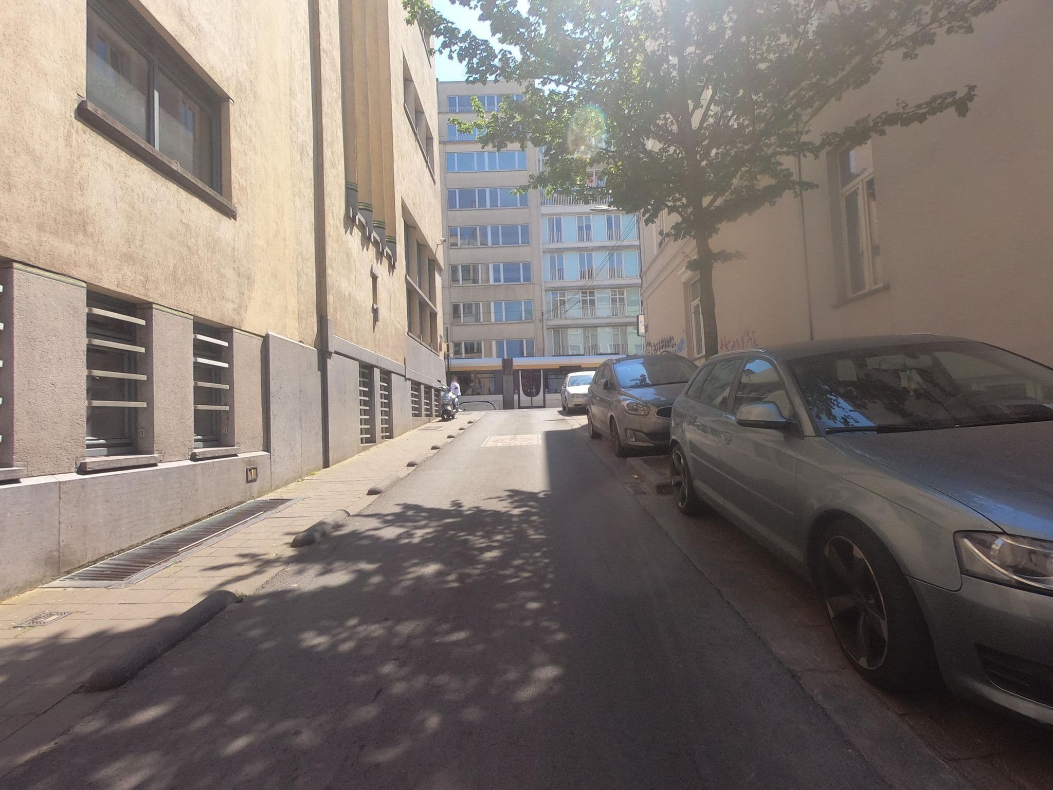 Street view near R213 Résidences Botanique, Saint-Josse-ten-Noode — © thierry1030 (CC BY-SA · Mapillary)