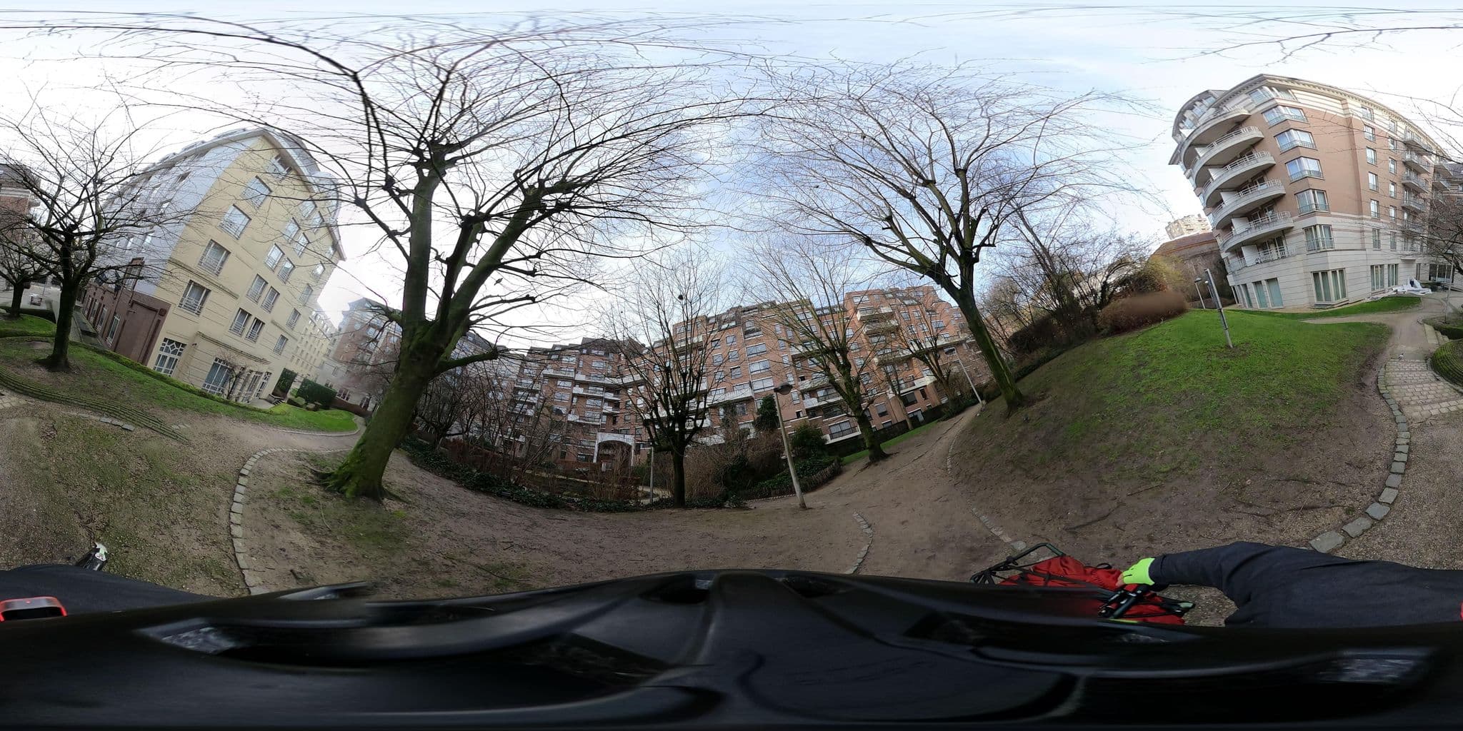 Street view near Marriot Executive Appartments Brussels, Ixelles — © RaphaelPasLoin (CC BY-SA · Mapillary)