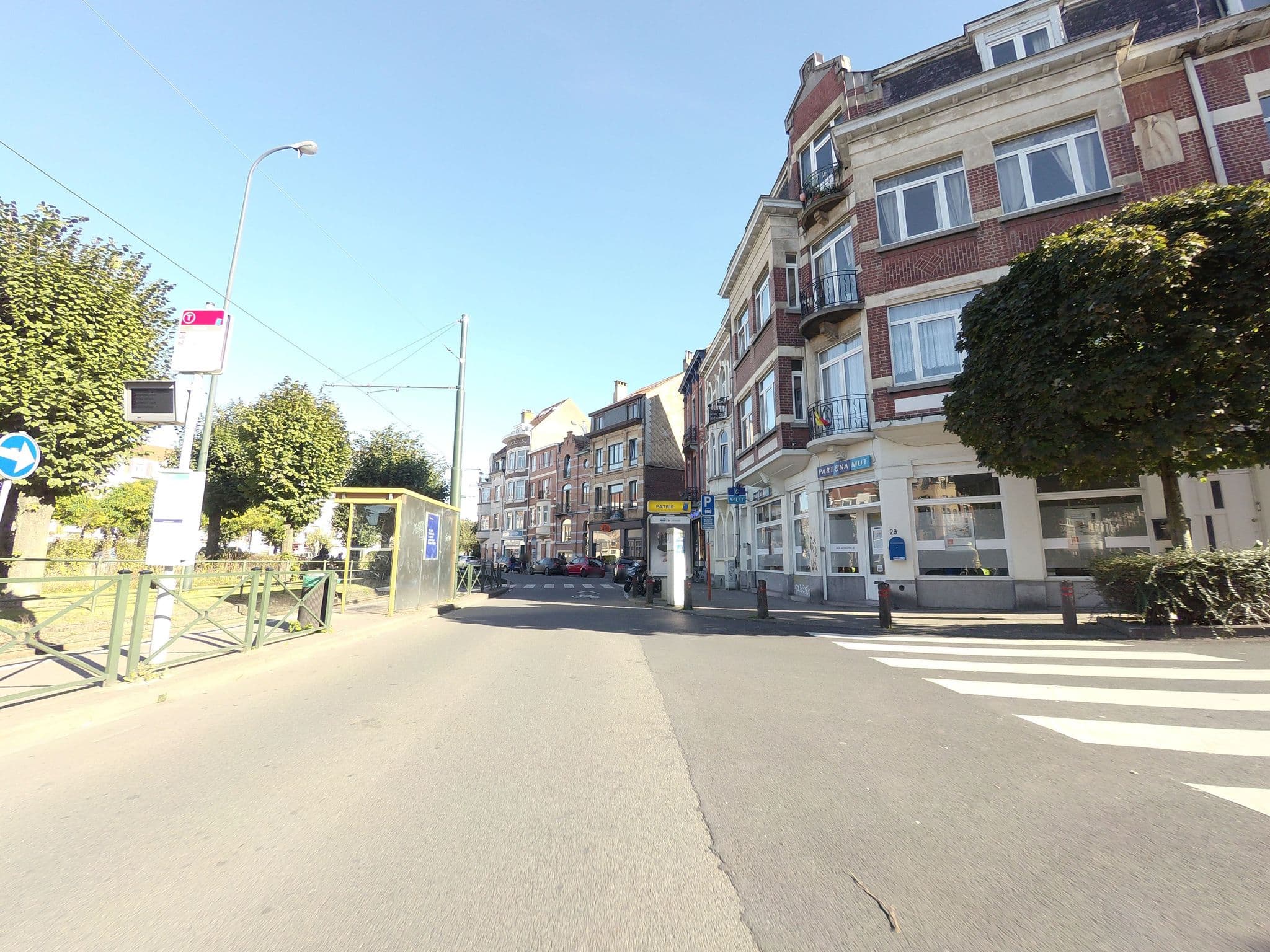 Street view near Jack Abbott Palace, Saint-Josse-ten-Noode — © filipc (CC BY-SA · Mapillary)