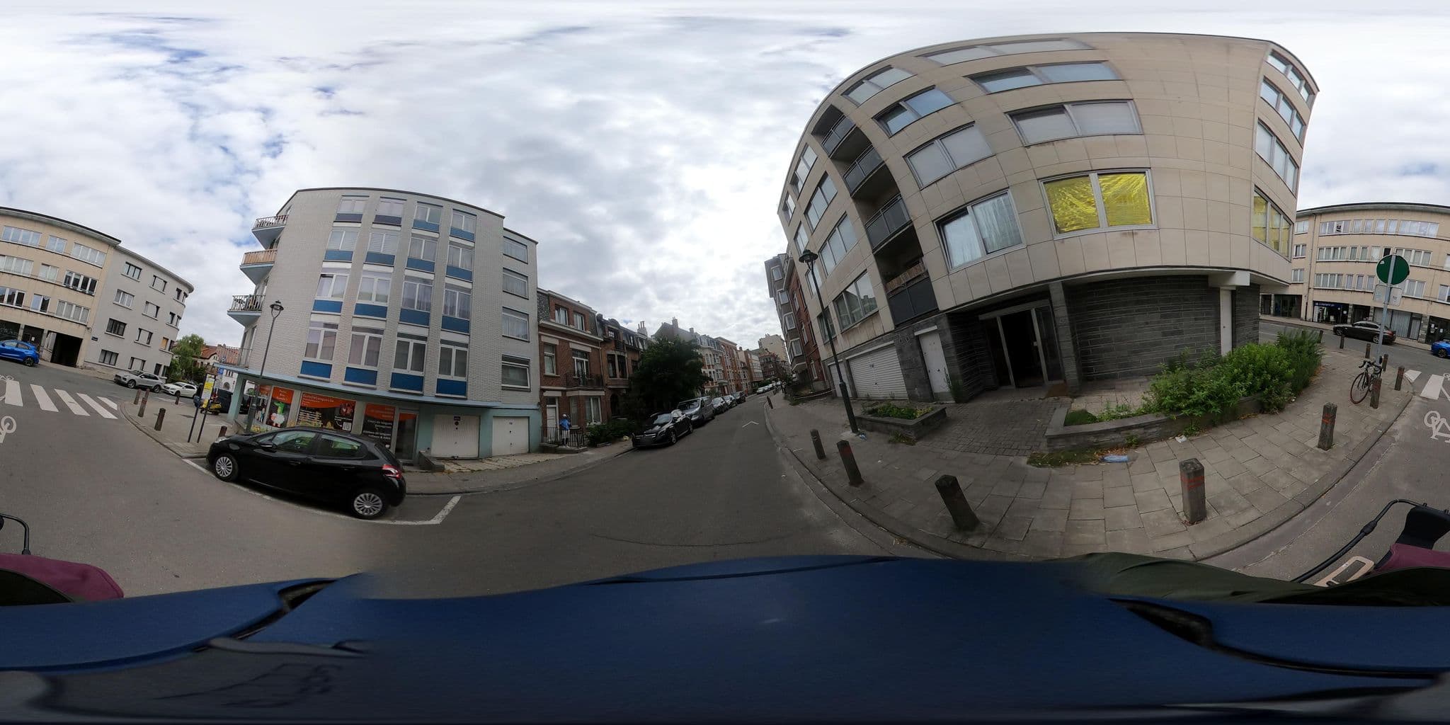 Street view near B&B Hostel, Evere — © thierry1030 (CC BY-SA · Mapillary)