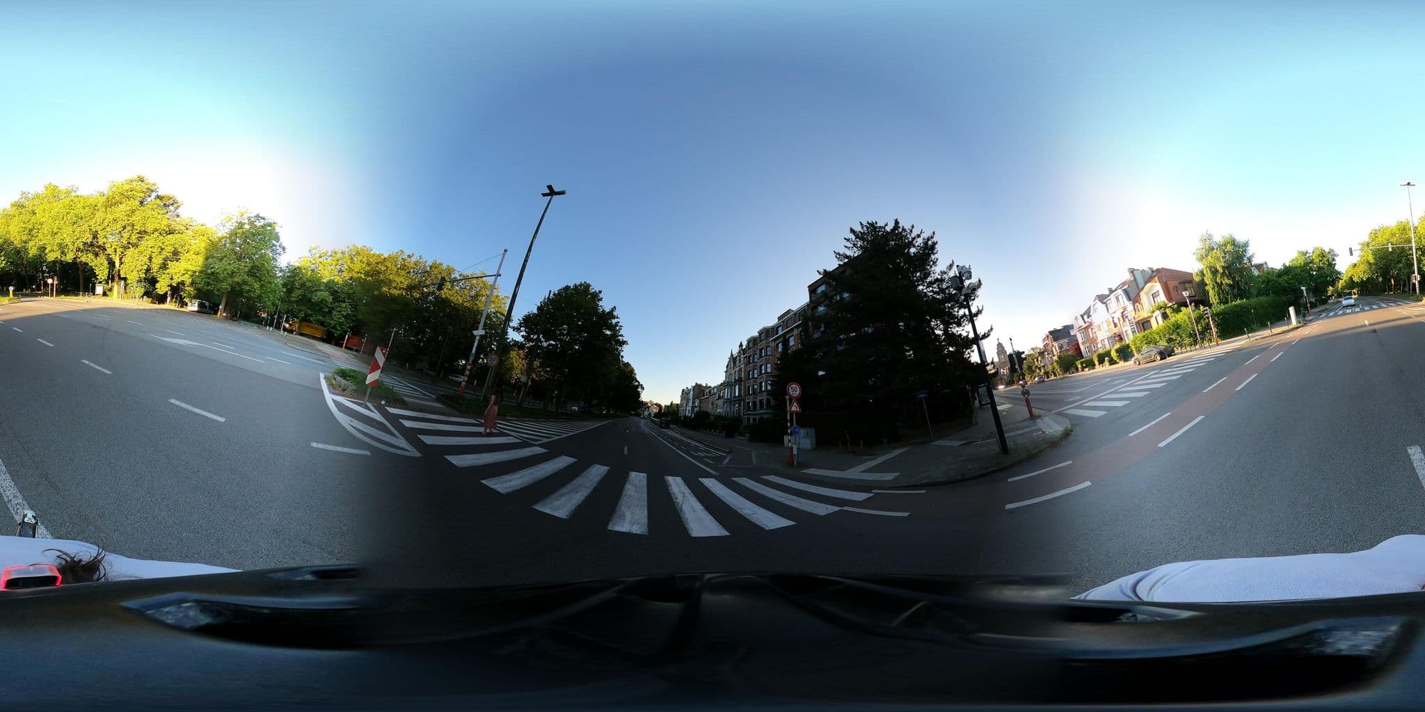 Street view near Flat 35 - Lambermont, Schaerbeek — © RaphaelPasLoin (CC BY-SA · Mapillary)