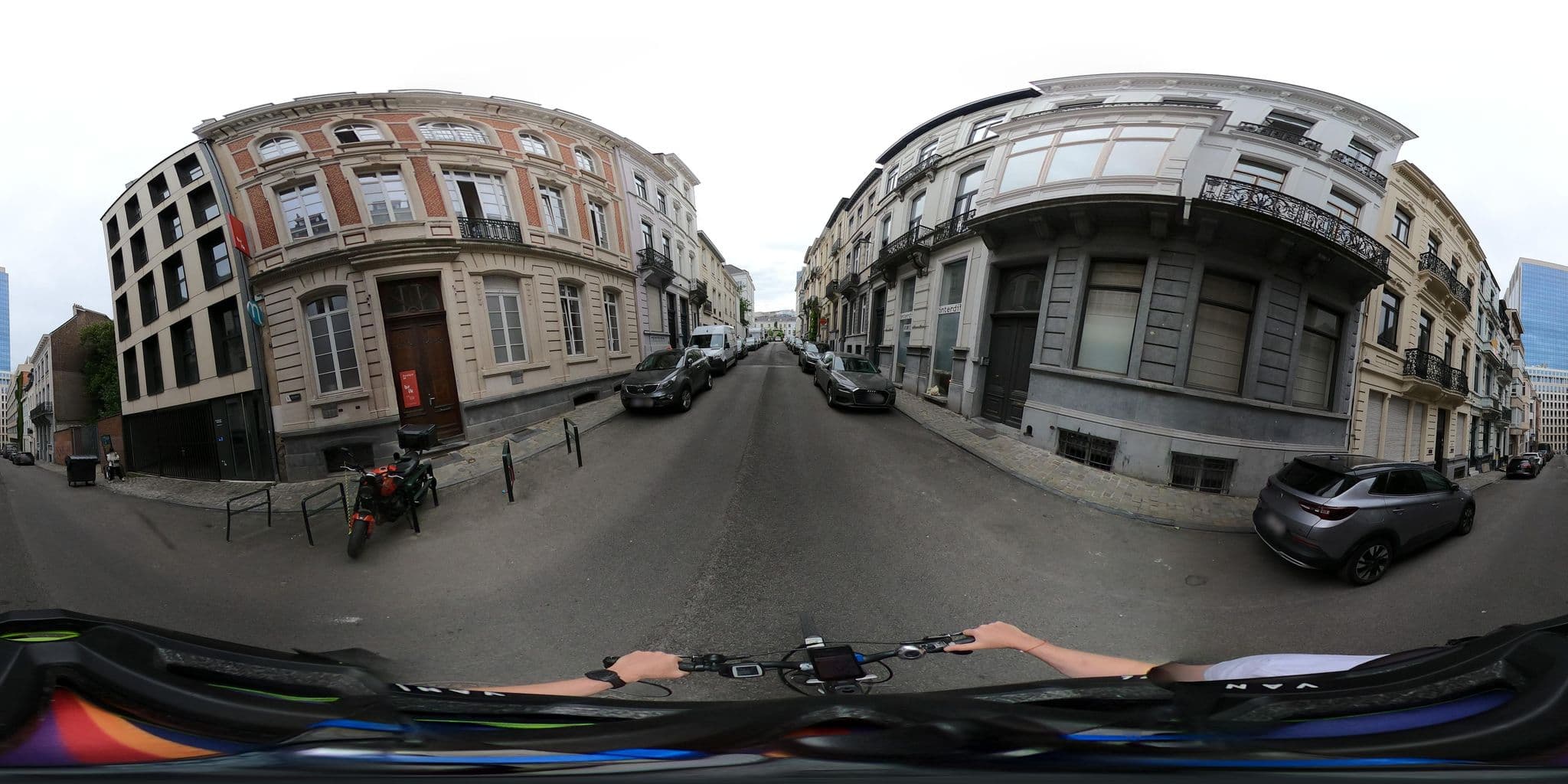 Street view near La Sablonniere, Saint-Josse-ten-Noode — © Stefdegreef (CC BY-SA · Mapillary)