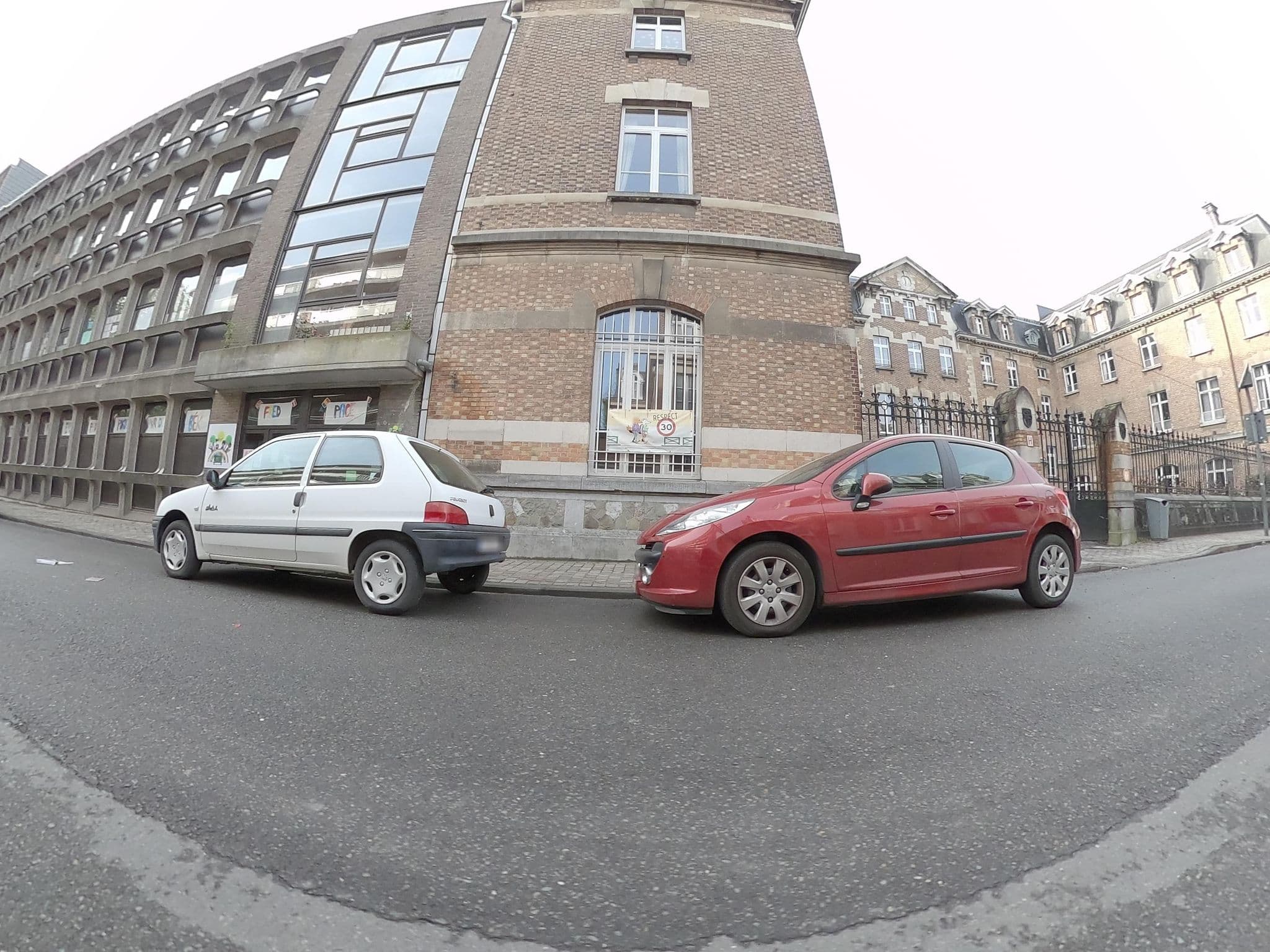 Street view near Brussels Cee Apartment, Etterbeek — © RaphaelPasLoin (CC BY-SA · Mapillary)