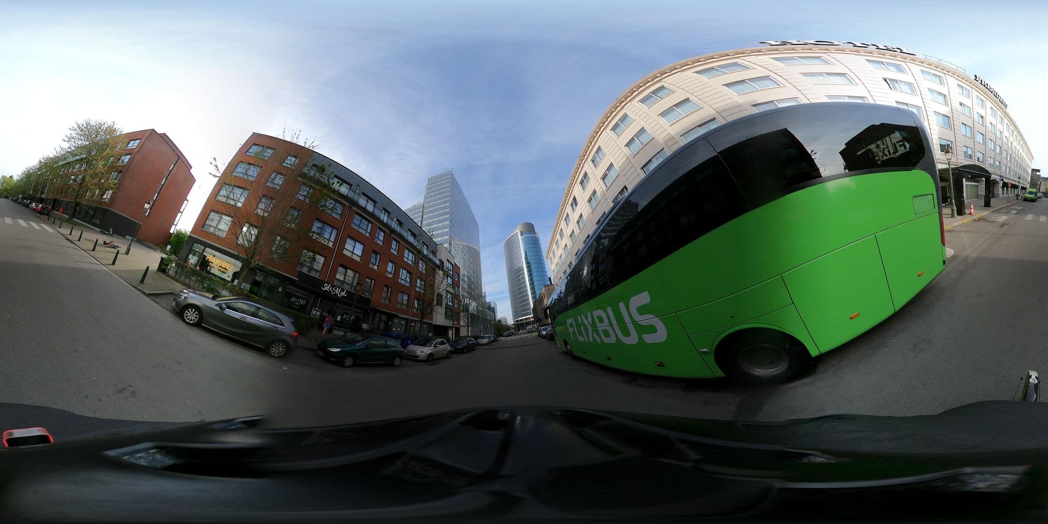 Street view near Husa President Park Hotel, Schaerbeek — © RaphaelPasLoin (CC BY-SA · Mapillary)
