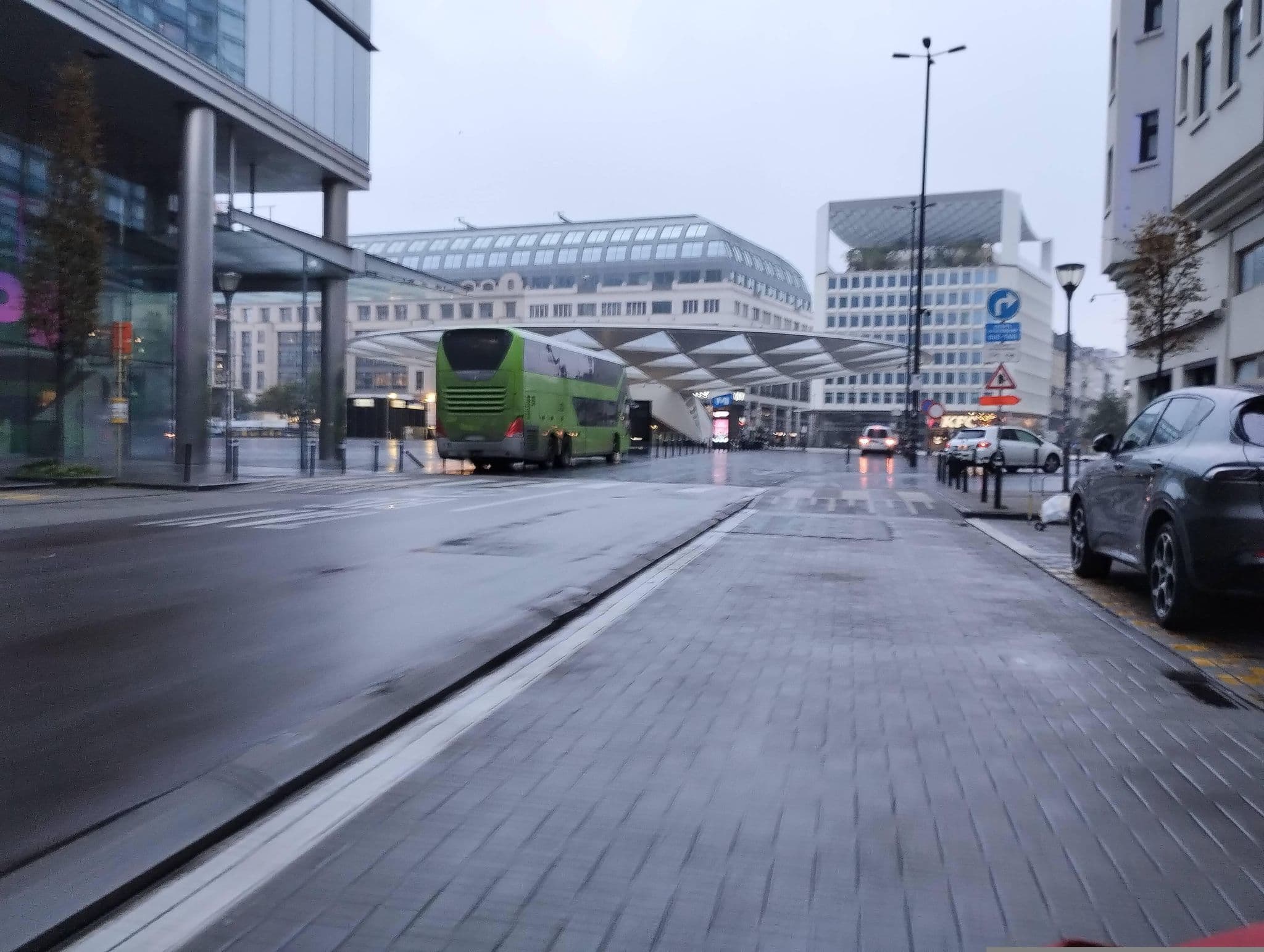 Street view near Hotel New Galaxy, Brussels — © RaphaelPasLoin (CC BY-SA · Mapillary)