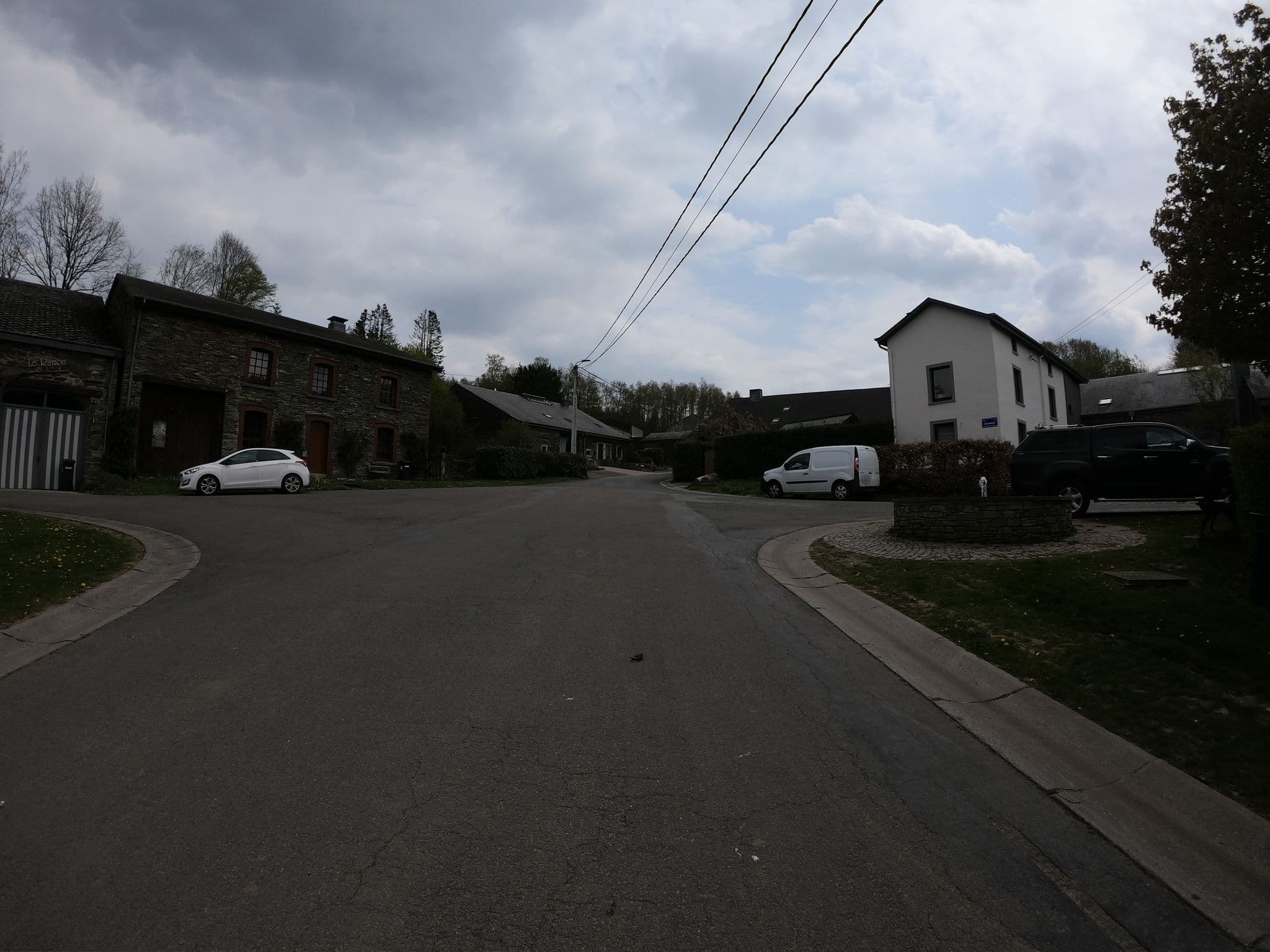 Street view near Le Ramon, Bièvre — © joostjakob (CC BY-SA · Mapillary)
