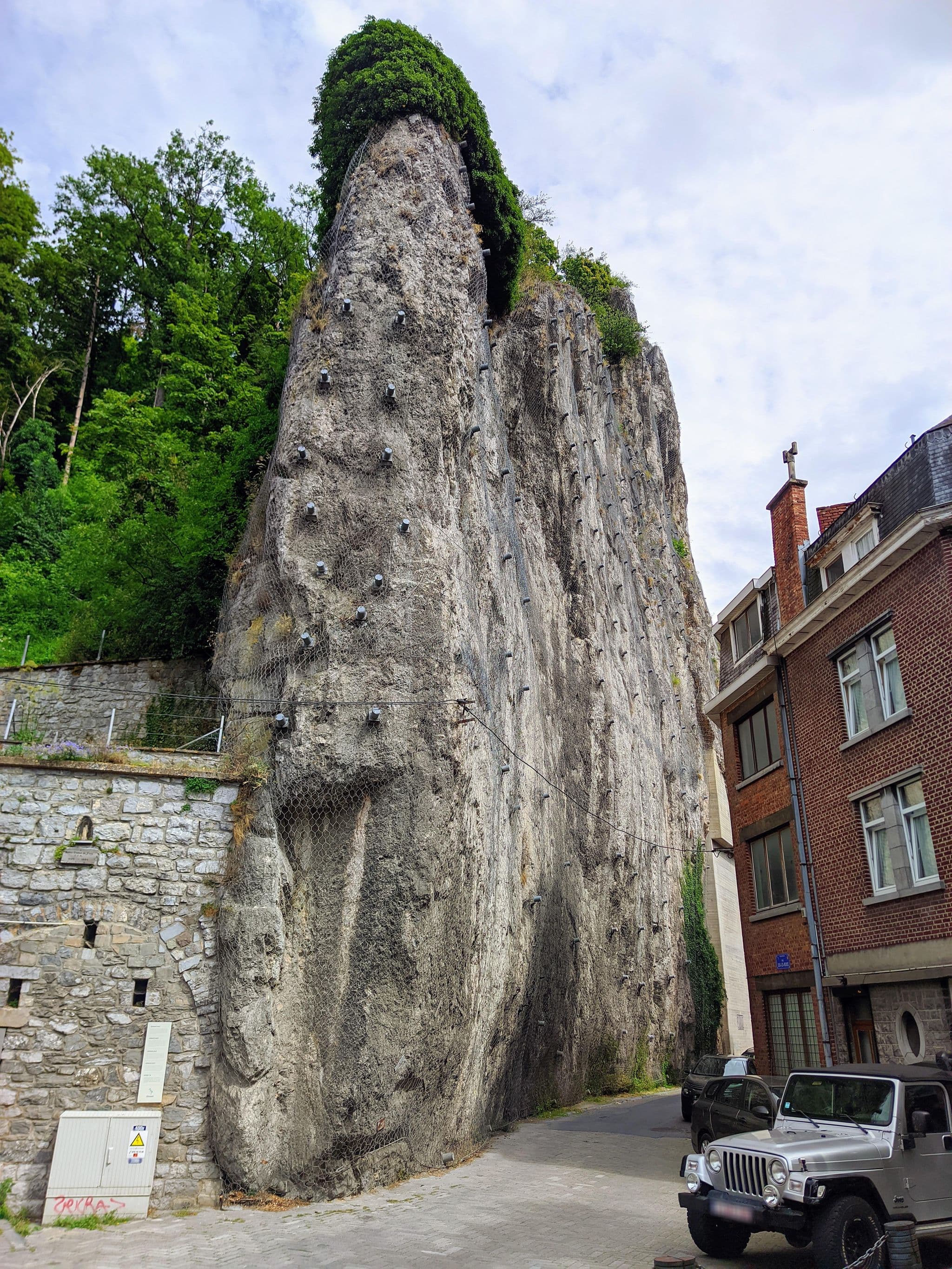 Street view near Jules & Jim, Dinant — © km2bp (CC BY-SA · Mapillary)