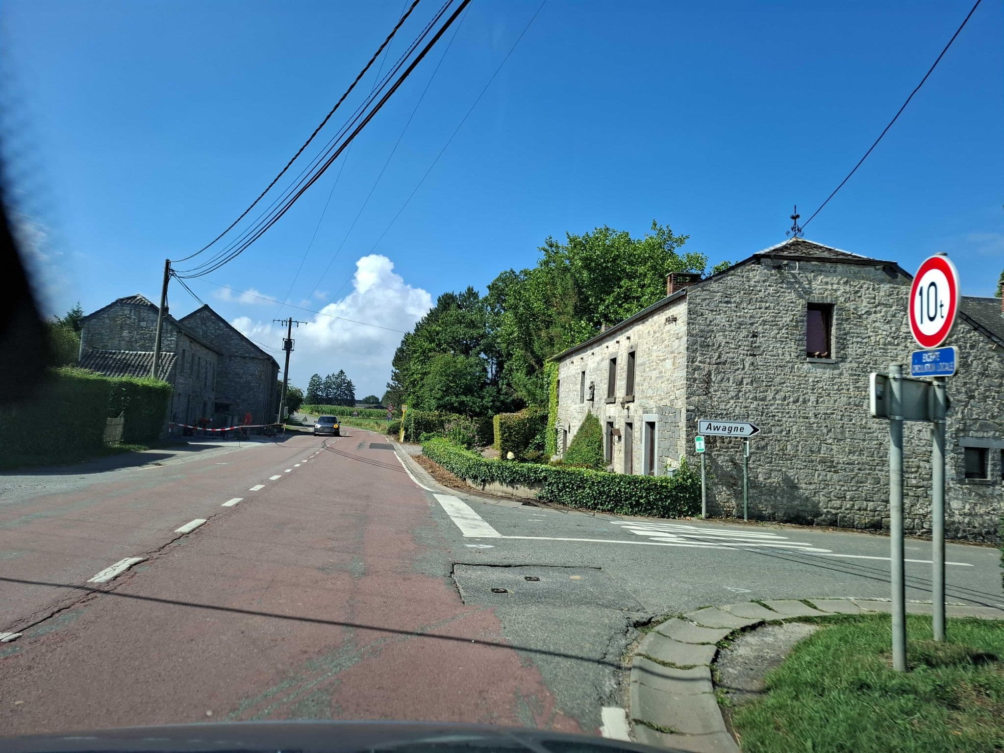 Street view near Ferme à la Tombe, Evrehailles — © masterofnoroad (CC BY-SA · Mapillary)