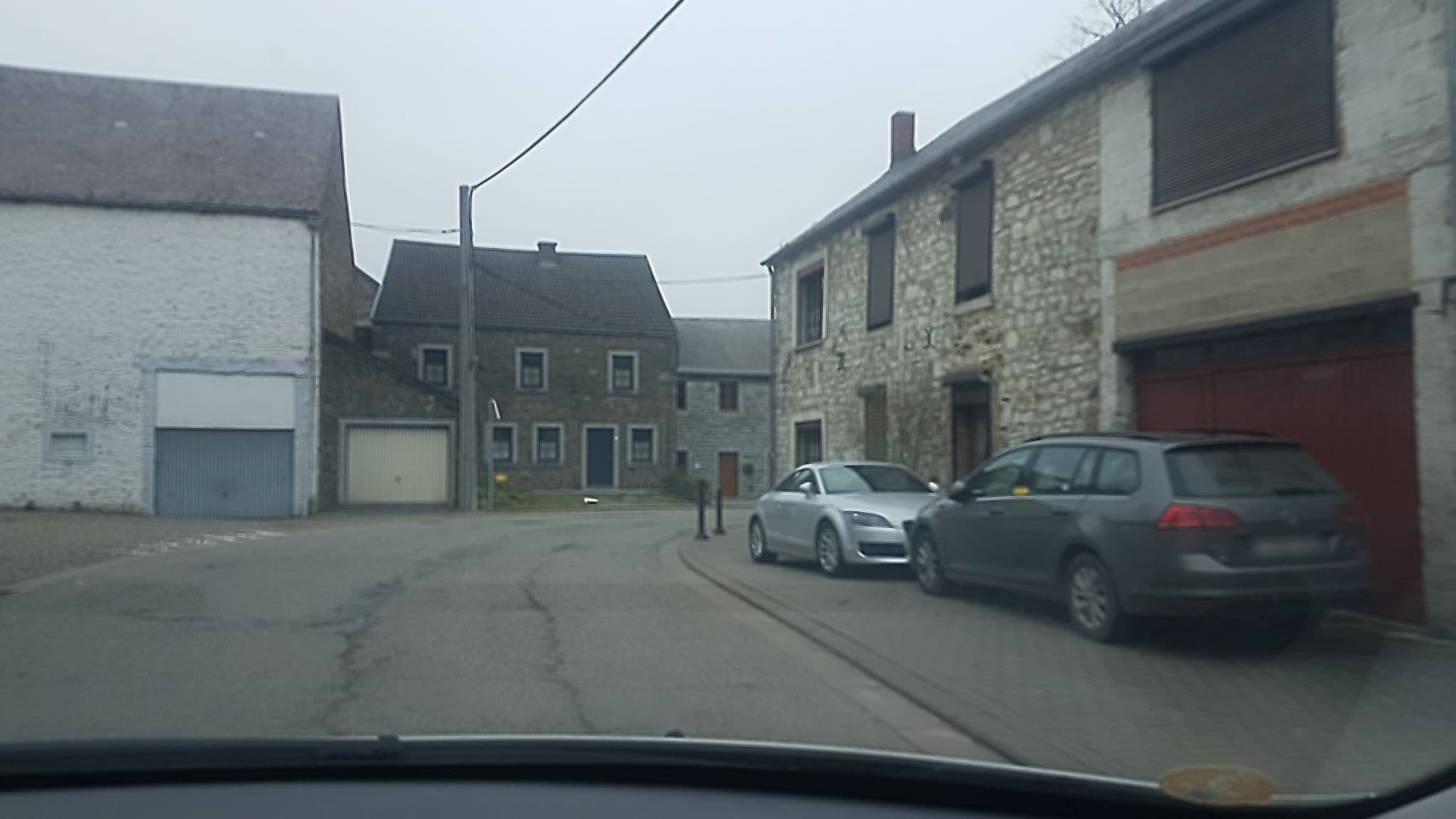 Street view near Centre Européen Louis Delobbe, Nismes — © qhub (CC BY-SA · Mapillary)