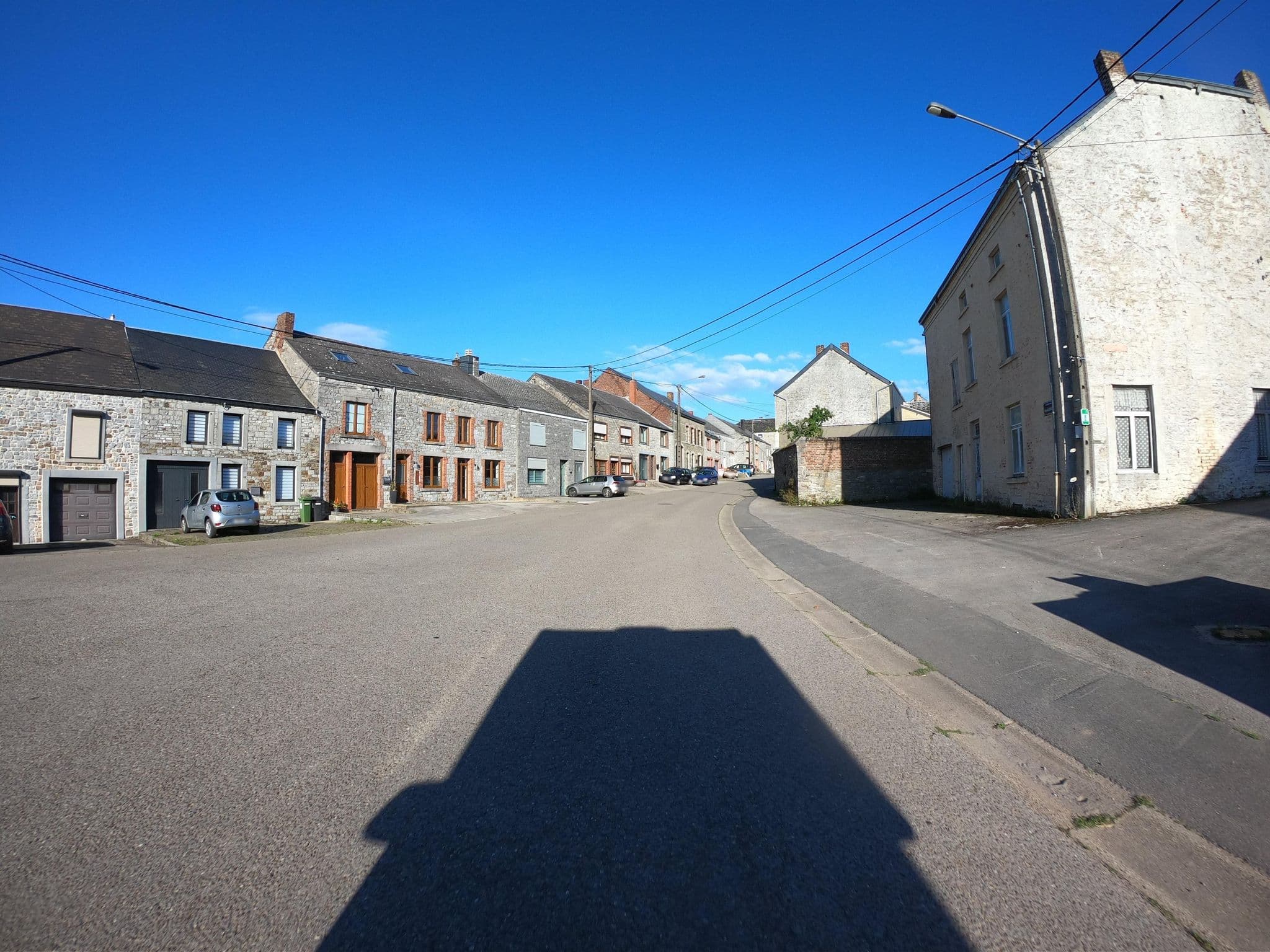 Street view near L'Anthropologîte, Winenne — © joostjakob (CC BY-SA · Mapillary)