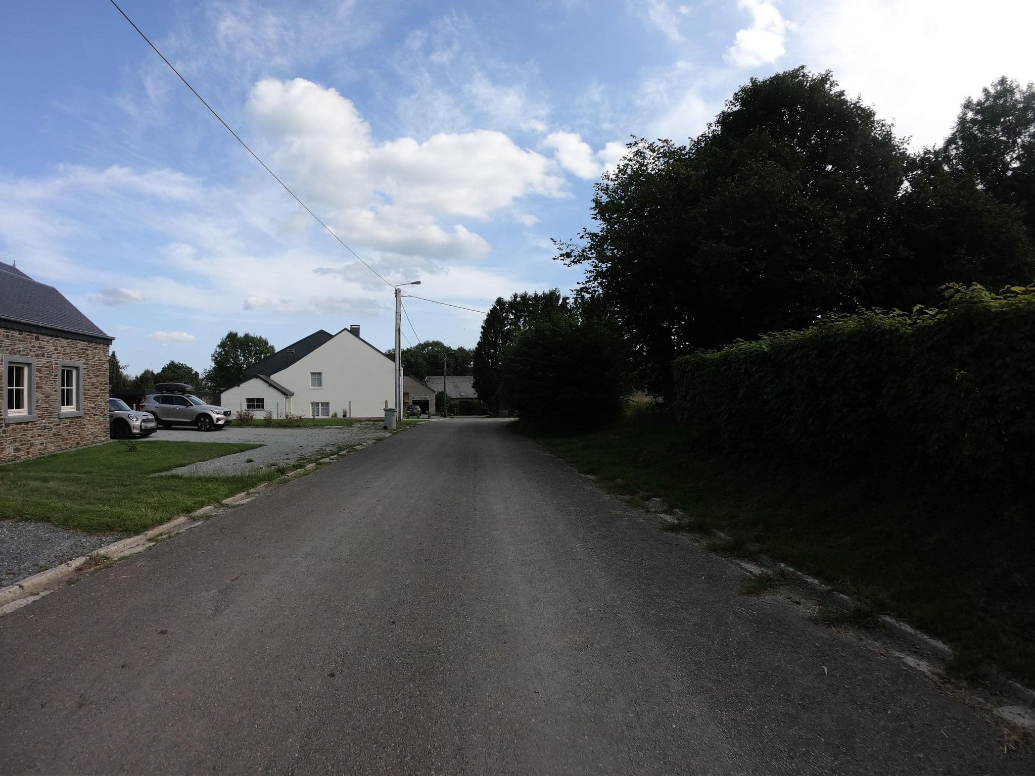 Street view near Vakantiehuisje in d'ardennen, Paliseul — © joostjakob (CC BY-SA · Mapillary)