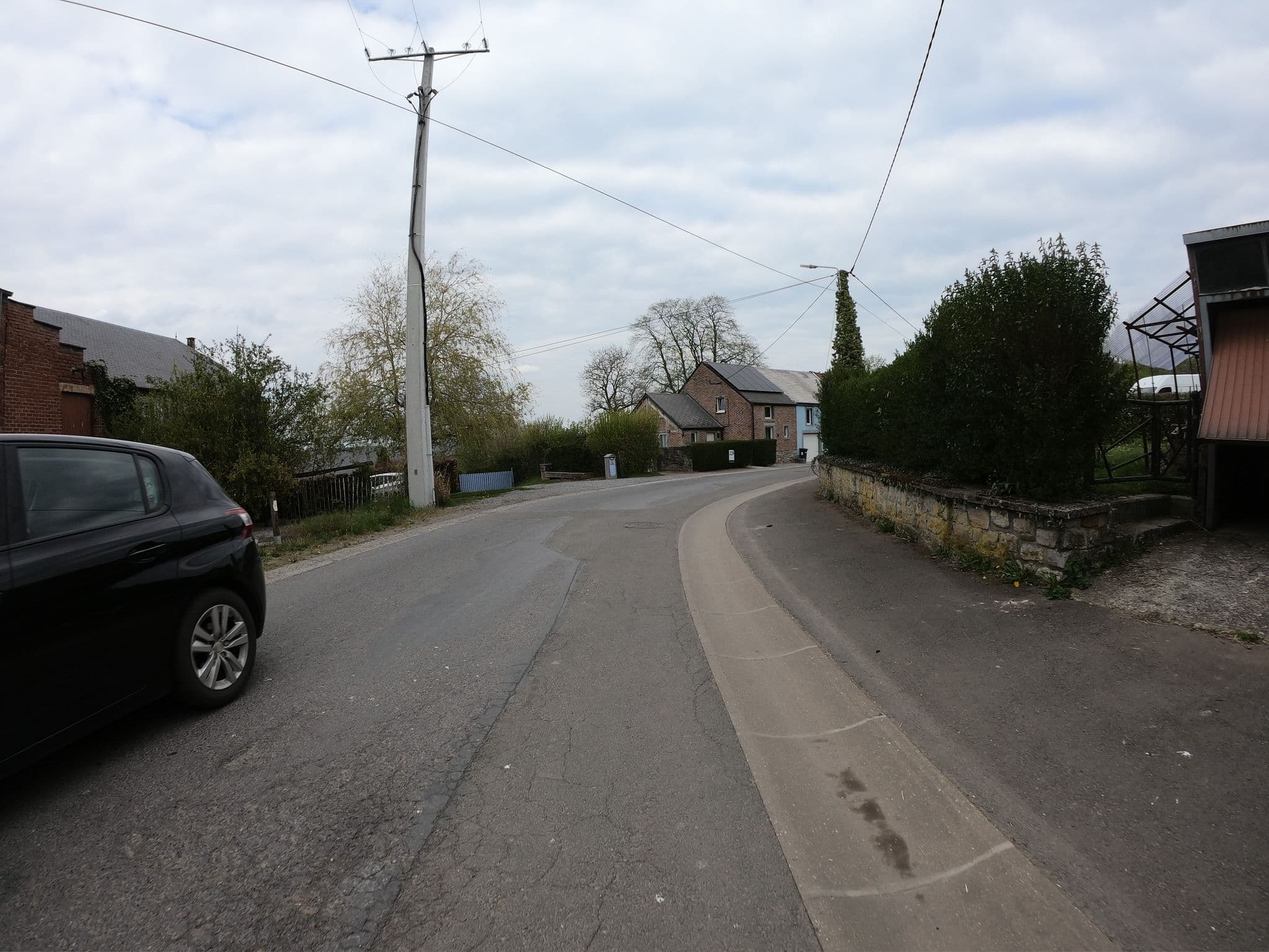 Street view near B&B Maison Pomme, Winenne — © joostjakob (CC BY-SA · Mapillary)