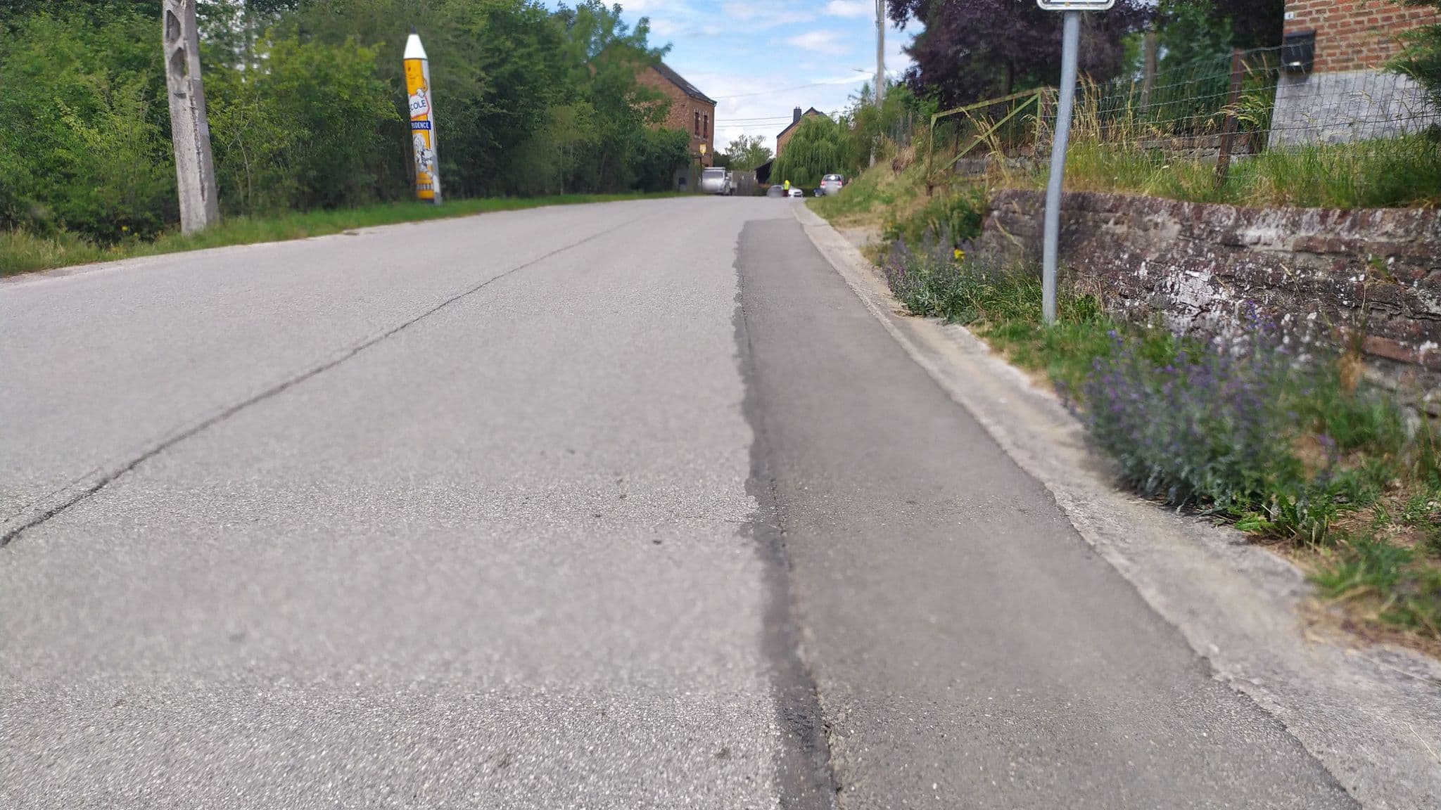 Street view near Country cottage, Houyet — © bhiker (CC BY-SA · Mapillary)