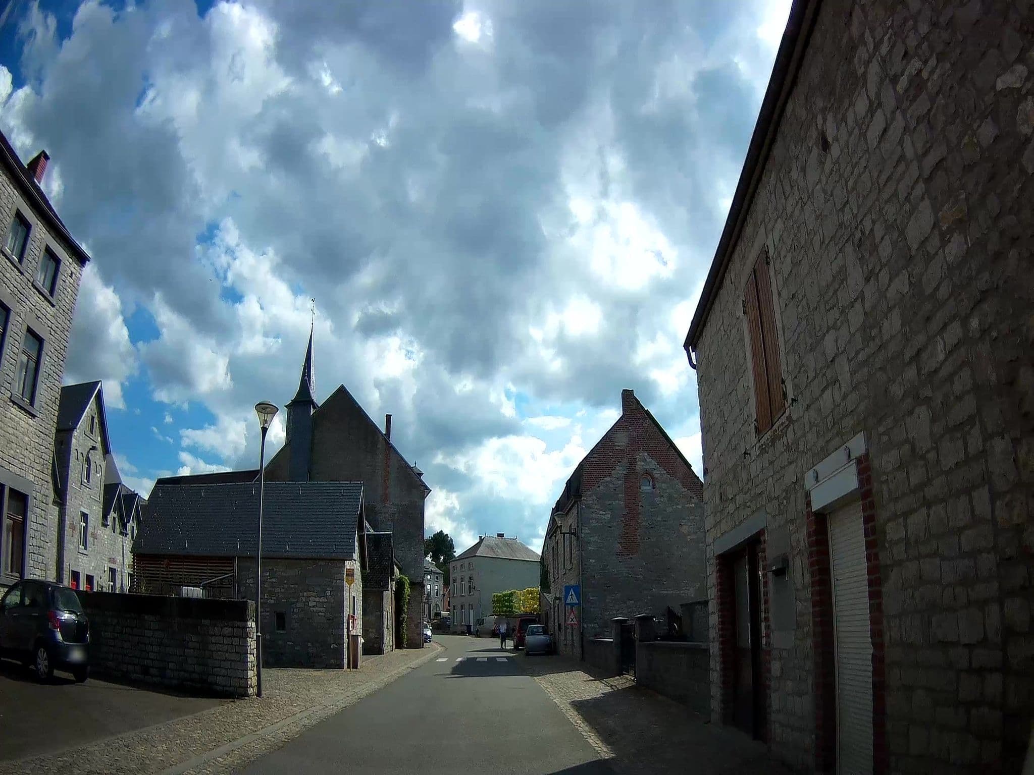 Street view near L'Echappée Belle, Onhaye — © fuchserl (CC BY-SA · Mapillary)