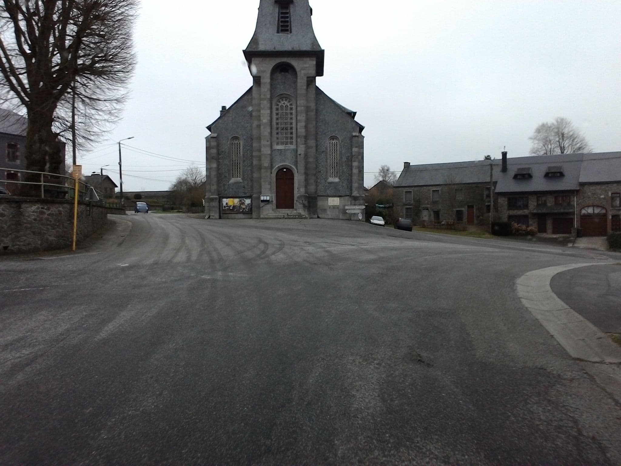 Street view near B&B La Bourg Seigneurie, Gedinne — © mprins (CC BY-SA · Mapillary)