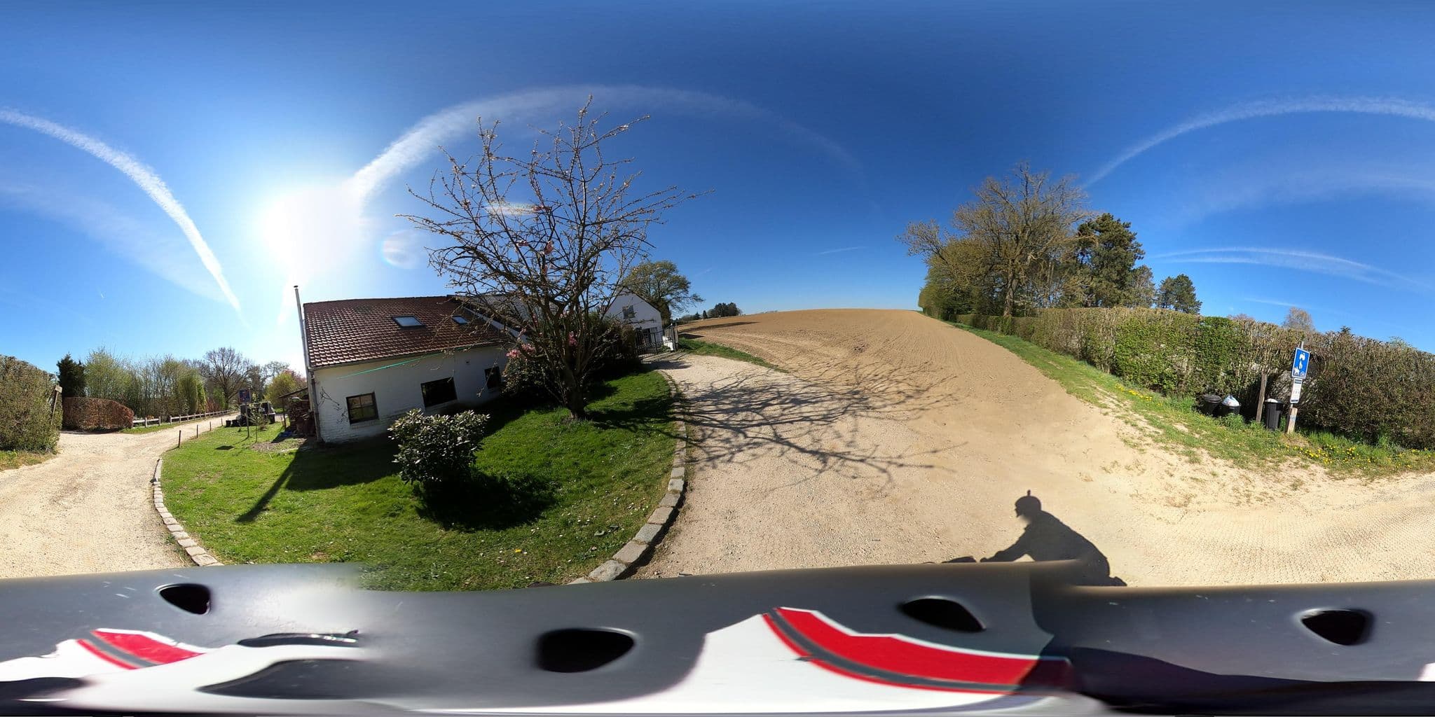 Street view near Le Cottage, Couture-Saint-Germain — © usagersactifsrixensart (CC BY-SA · Mapillary)