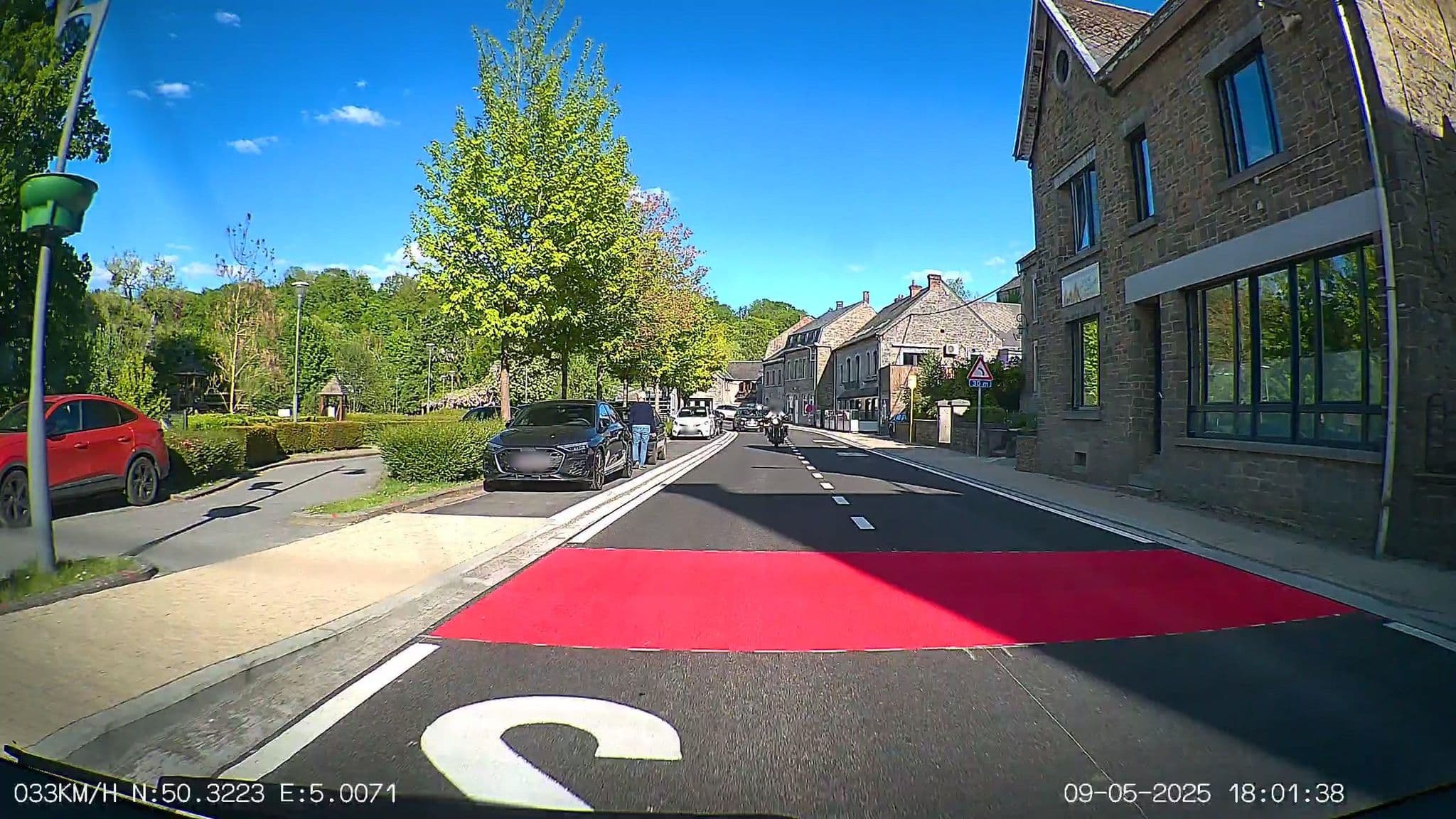 Street view near Le Relais de Spontin, Durnal — © heetENkoel (CC BY-SA · Mapillary)