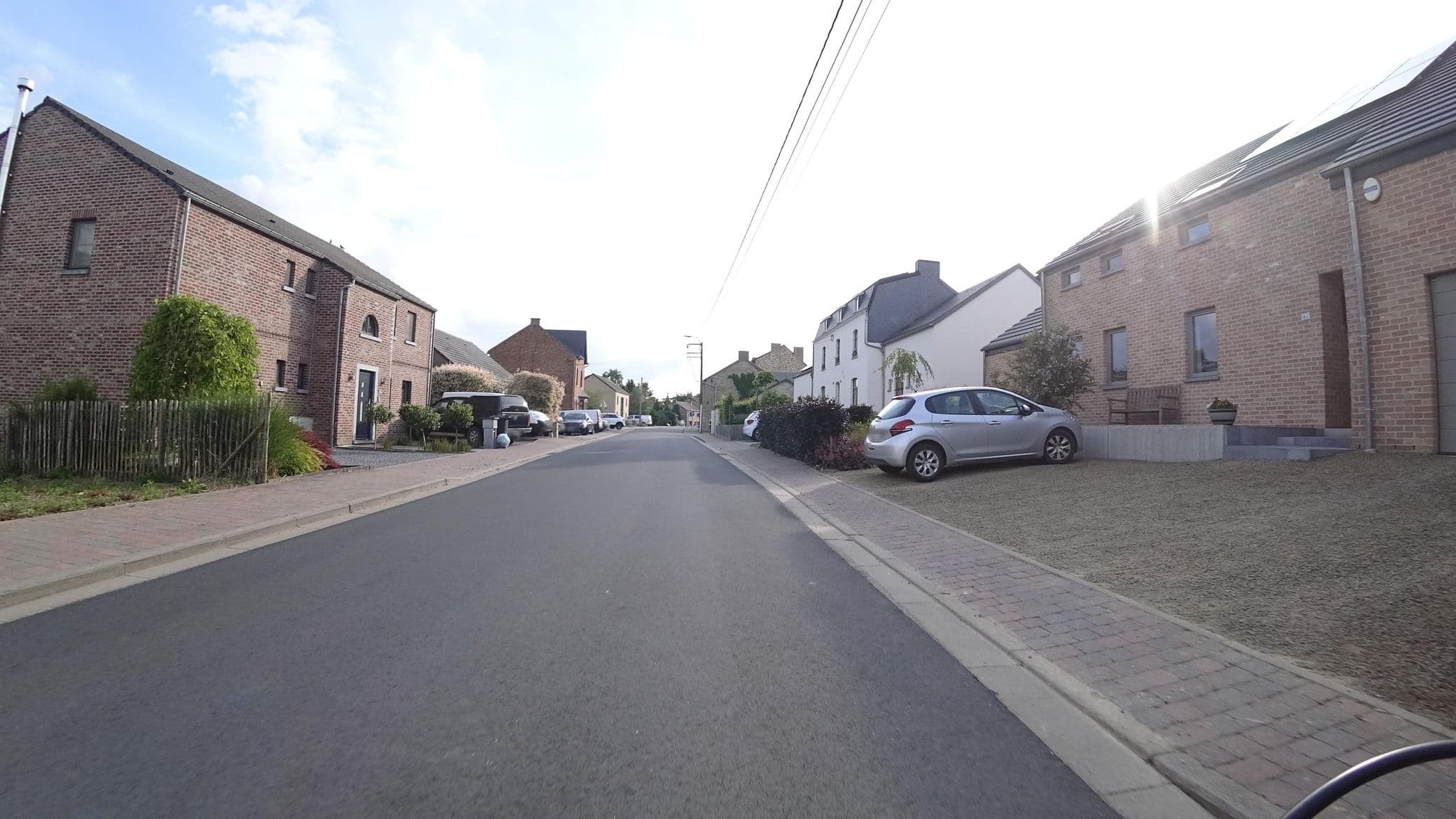 Street view near L'instant Kado, Rhisnes — © vbombaerts (CC BY-SA · Mapillary)