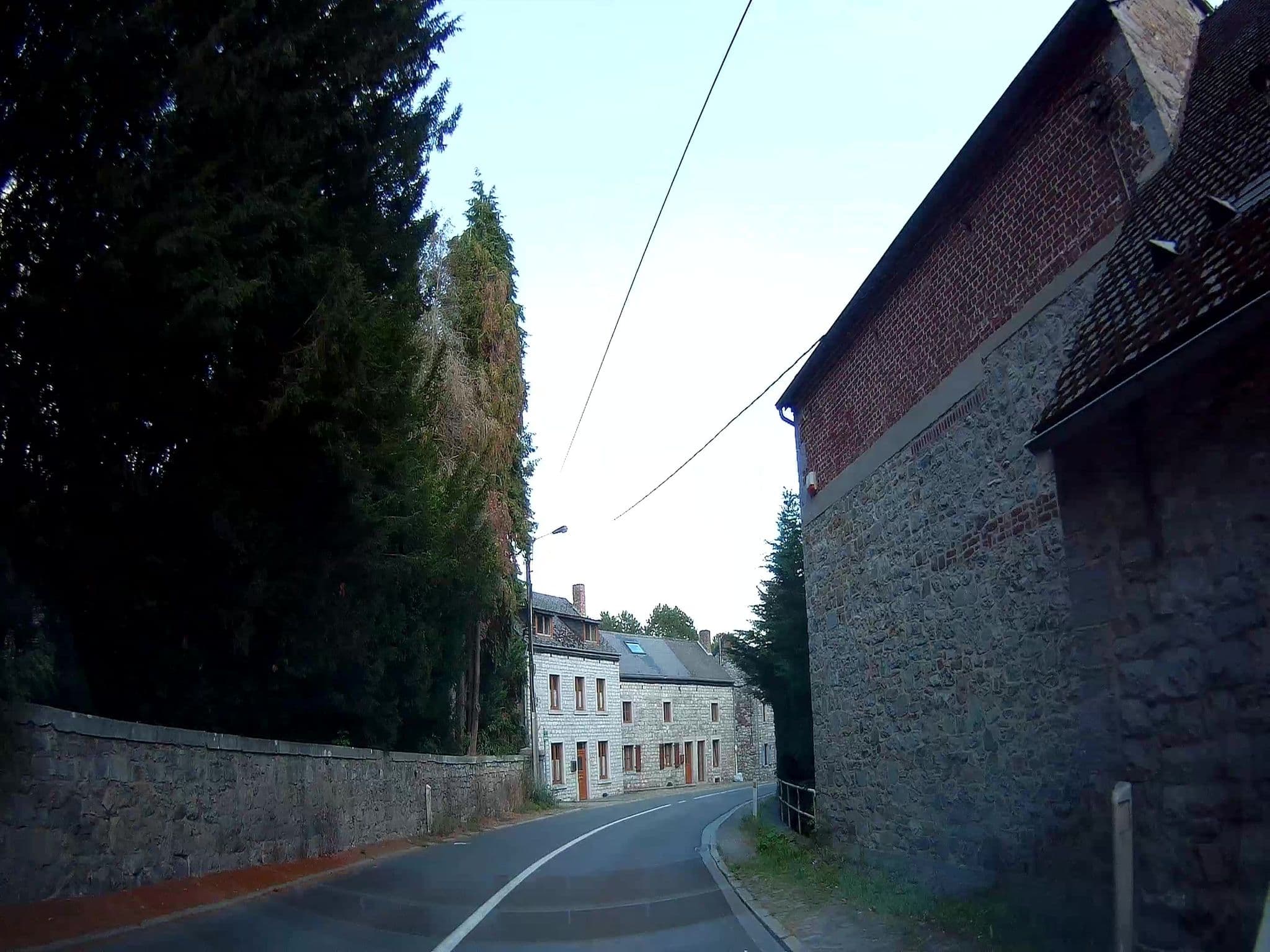 Street view near Le Moulin des Jardins d'Annevoie, Godinne — © fuchserl (CC BY-SA · Mapillary)