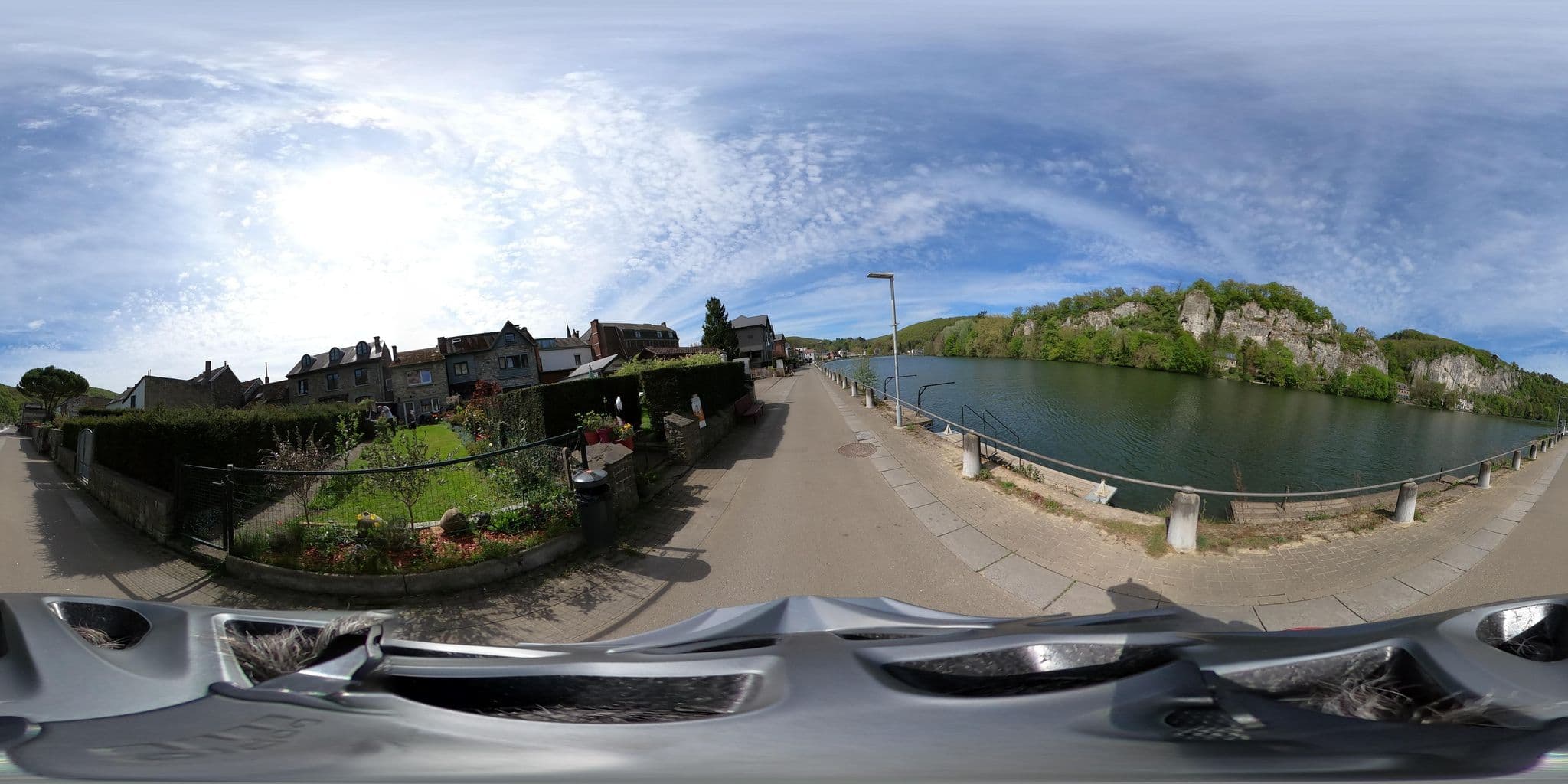 Street view near Maison de plume et de miele, Profondeville — © Eebie (CC BY-SA · Mapillary)