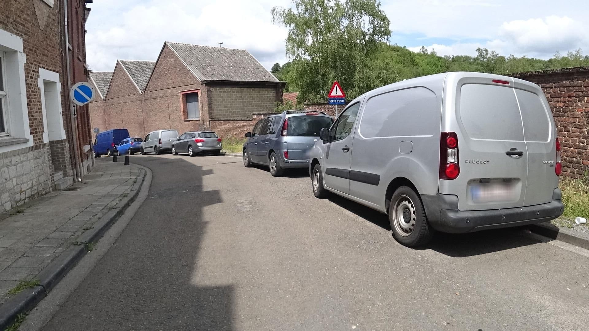 Street view near Le Manoir De Namur, Namur — © vbombaerts (CC BY-SA · Mapillary)