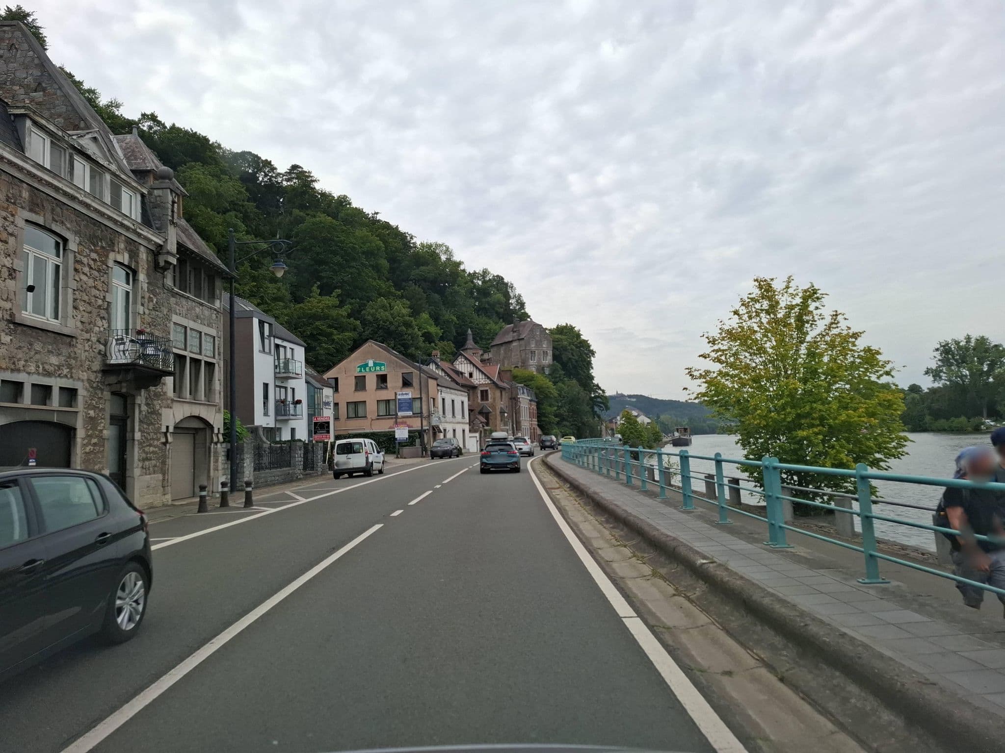 Street view near Manoir Yvoir, Wépion — © masterofnoroad (CC BY-SA · Mapillary)