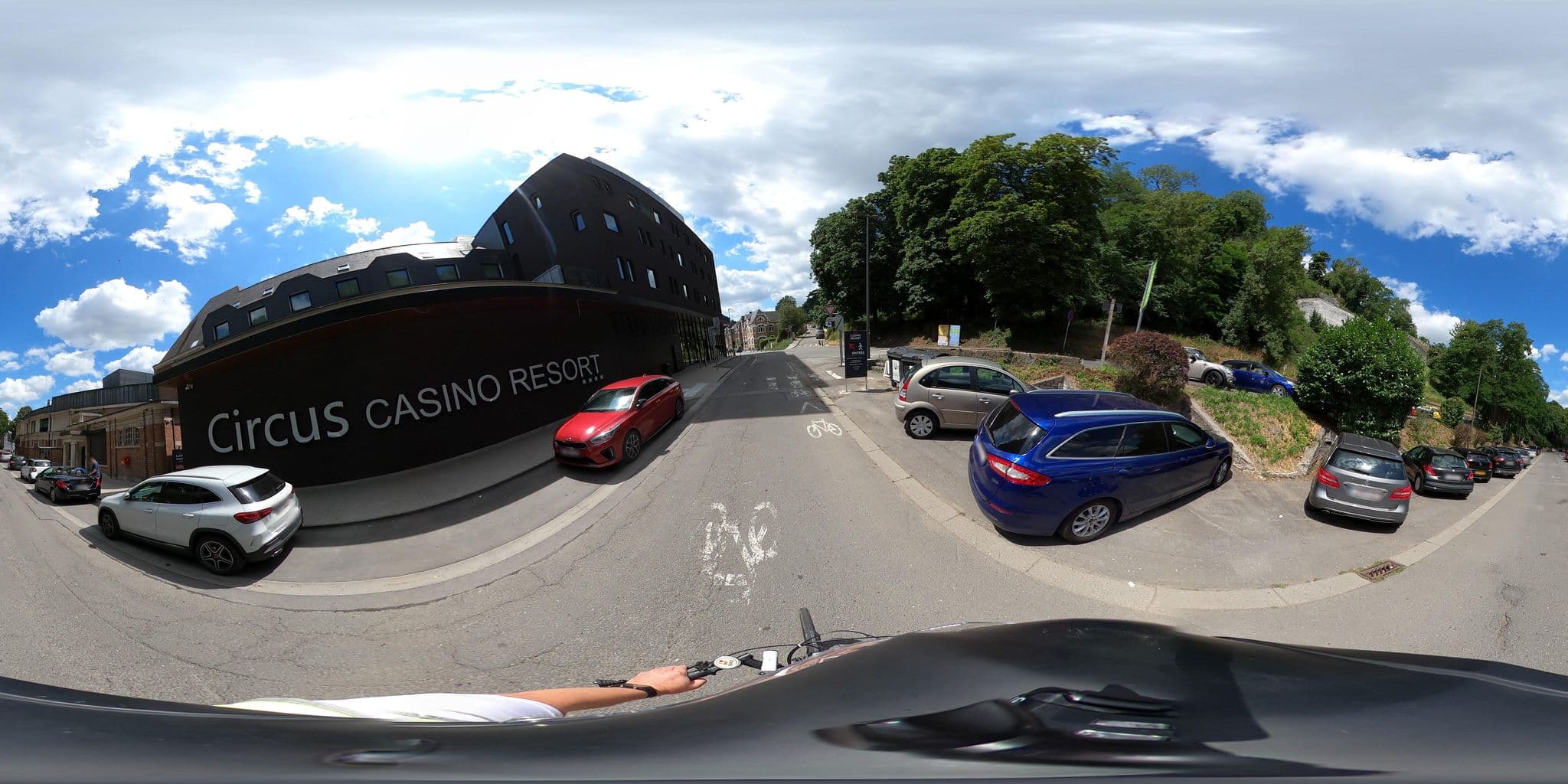 Street view near Hotel Beauregard, Jambes — © vbombaerts (CC BY-SA · Mapillary)
