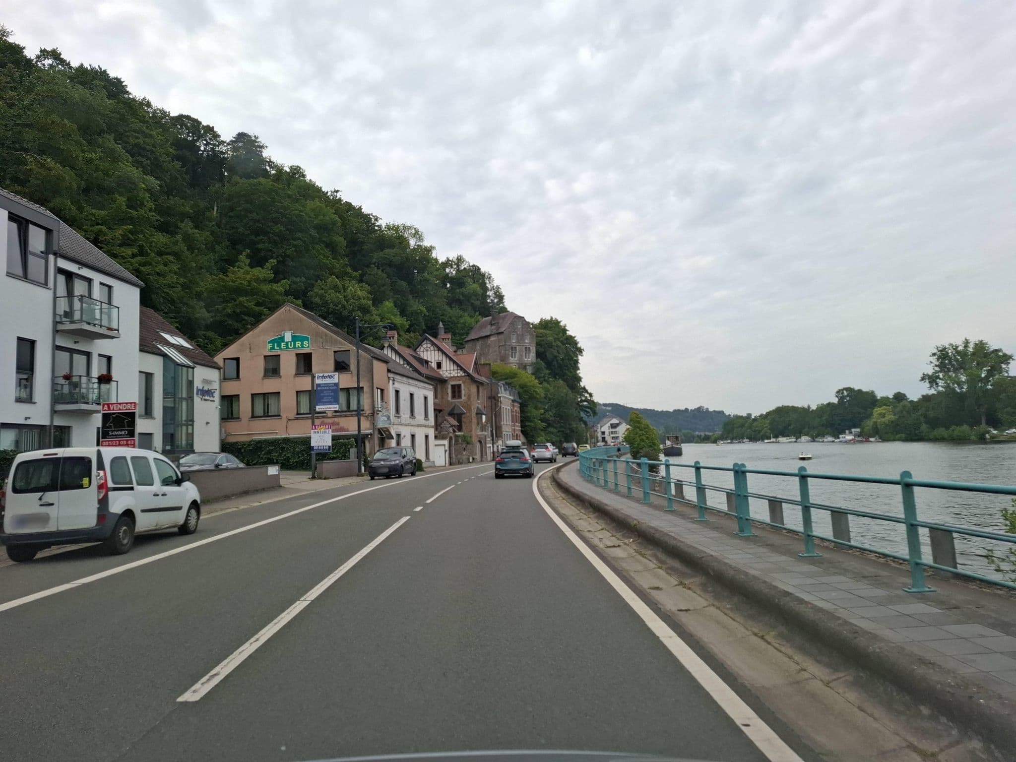 Street view near Le Manoir Ivoire, Wépion — © masterofnoroad (CC BY-SA · Mapillary)