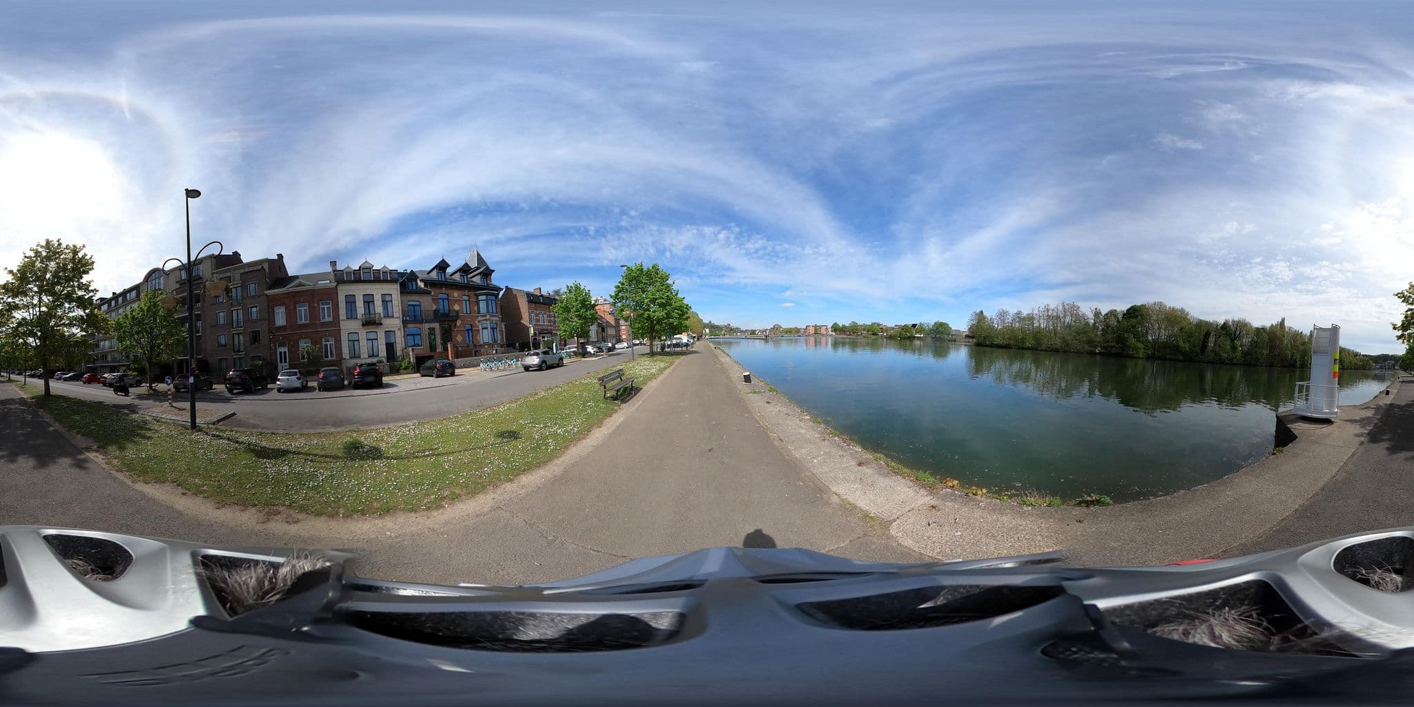 Street view near Les Auberges De Jeunesse, Jambes — © Eebie (CC BY-SA · Mapillary)