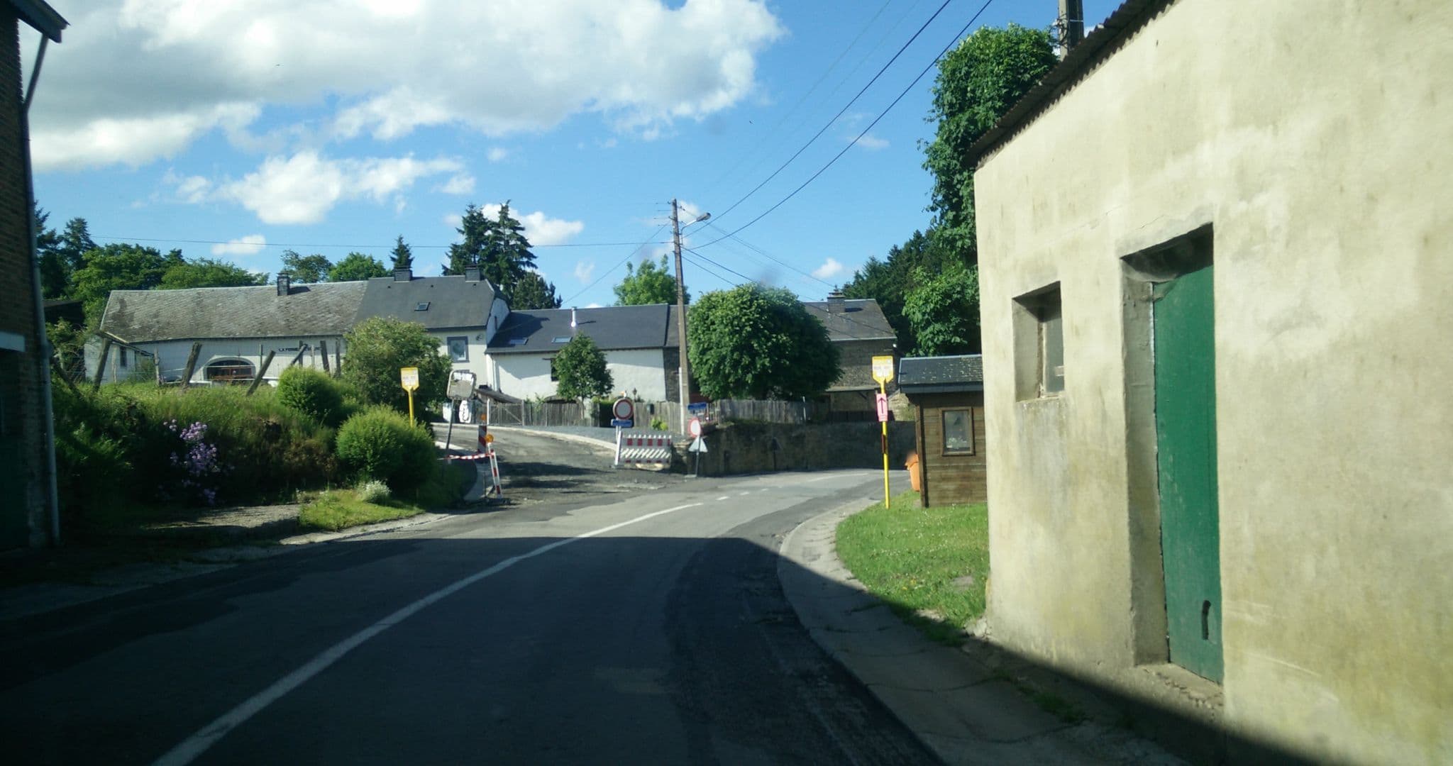 Street view near Les Mochets Vakantiehuisje, Houffalize — © joostjakob (CC BY-SA · Mapillary)