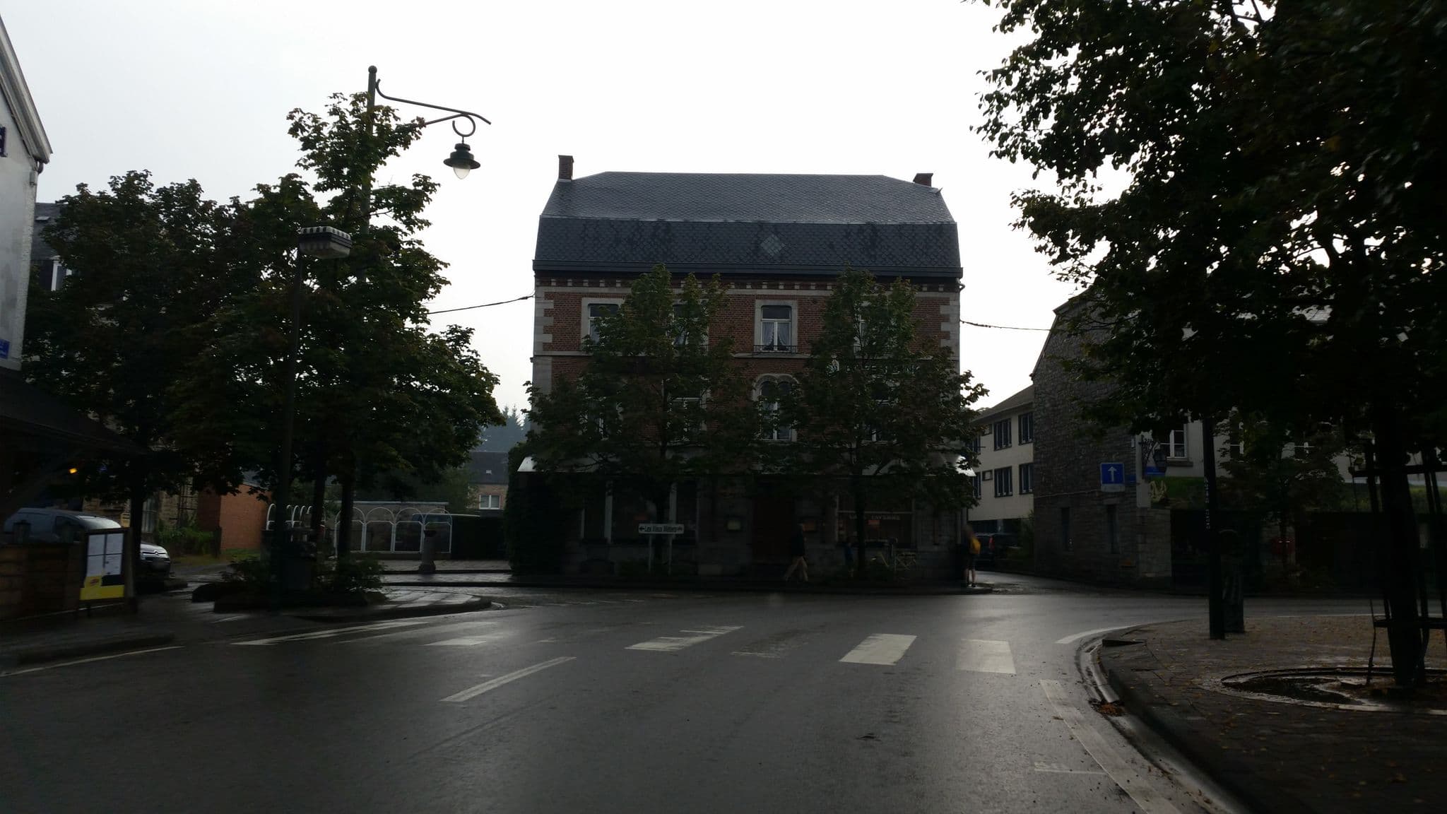 Street view near Cocoonhotel Greniers des Grottes Wellness, Han-sur-Lesse — © it_s_so_funny (CC BY-SA · Mapillary)