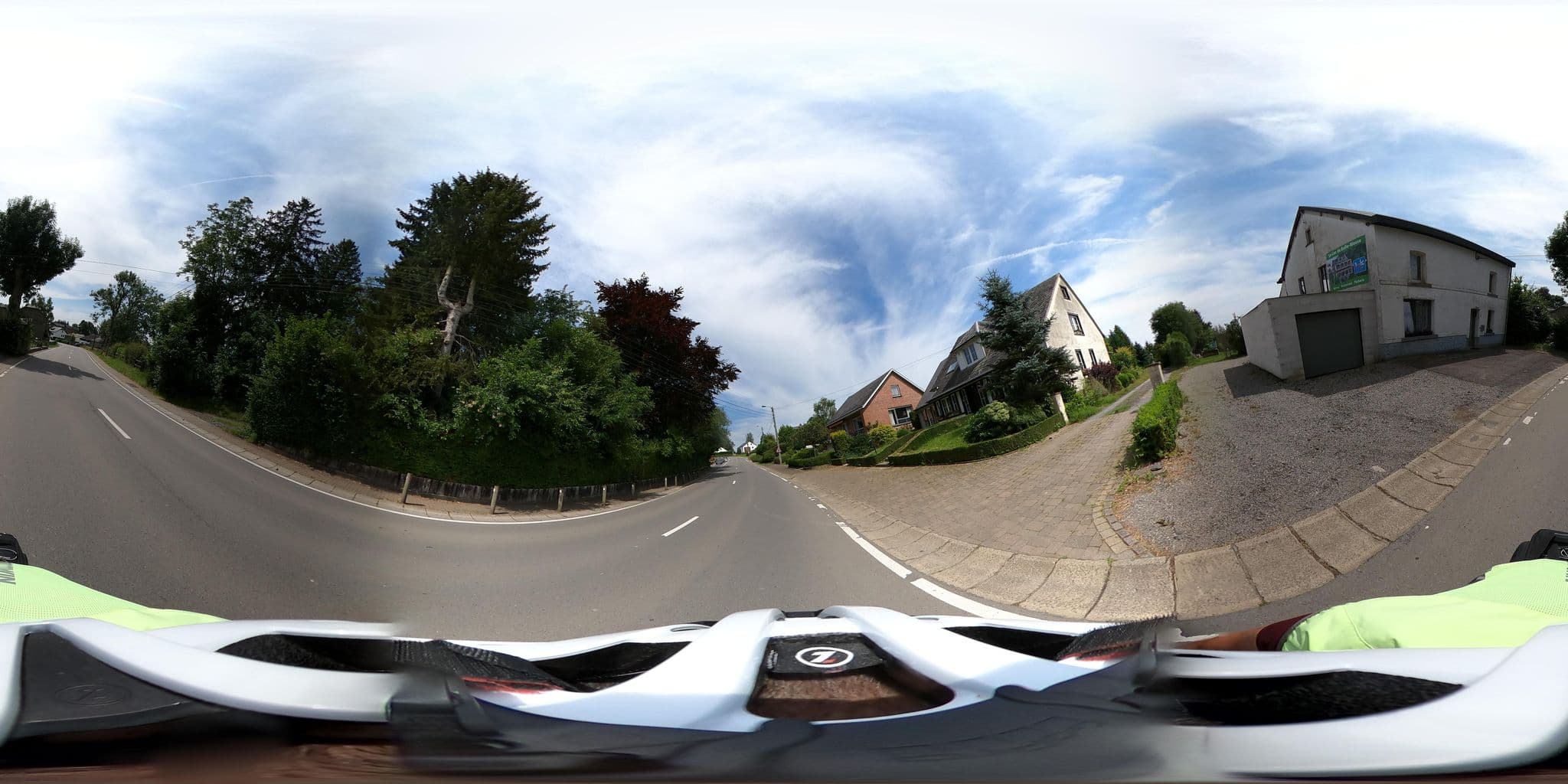 Street view near Hotel Les Ondes, La Roche-en-Ardenne — © Mizuna (CC BY-SA · Mapillary)