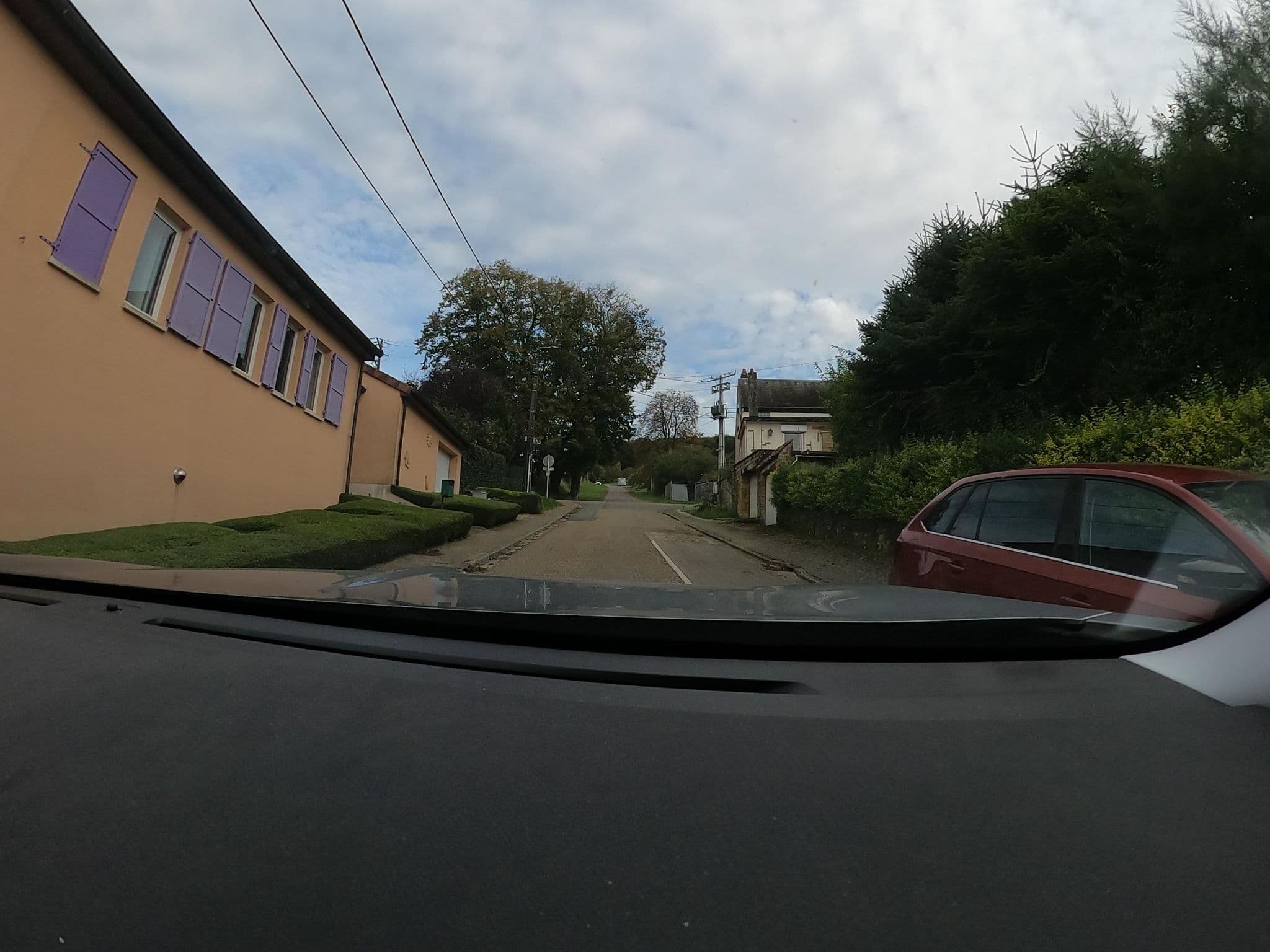 Street view near Le mont D'or, Rouvroy — © RaphaelPasLoin (CC BY-SA · Mapillary)