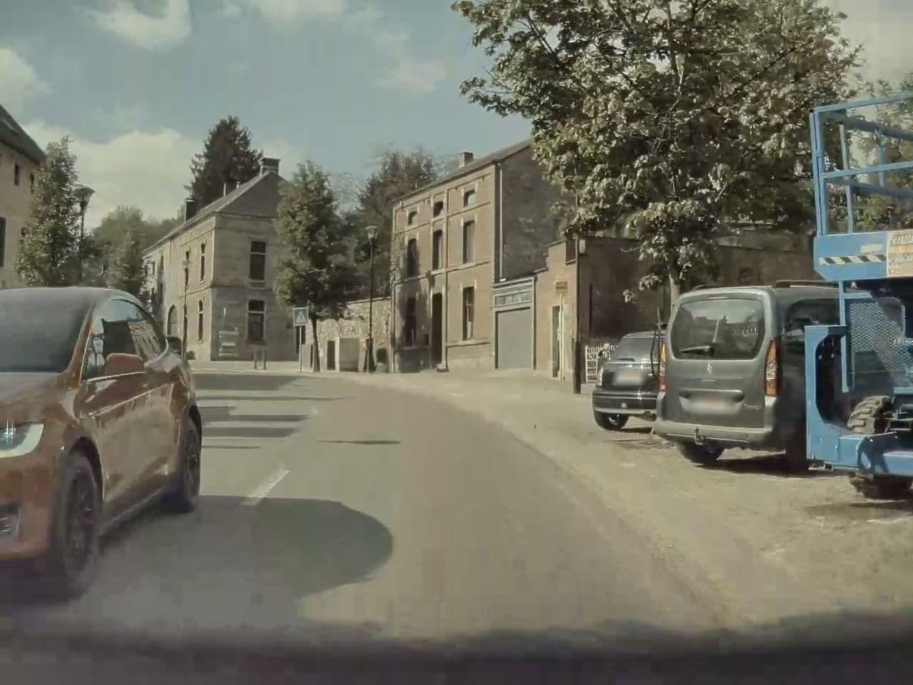 Street view near Hotel La Fayette, Rochefort — © tumblecow (CC BY-SA · Mapillary)