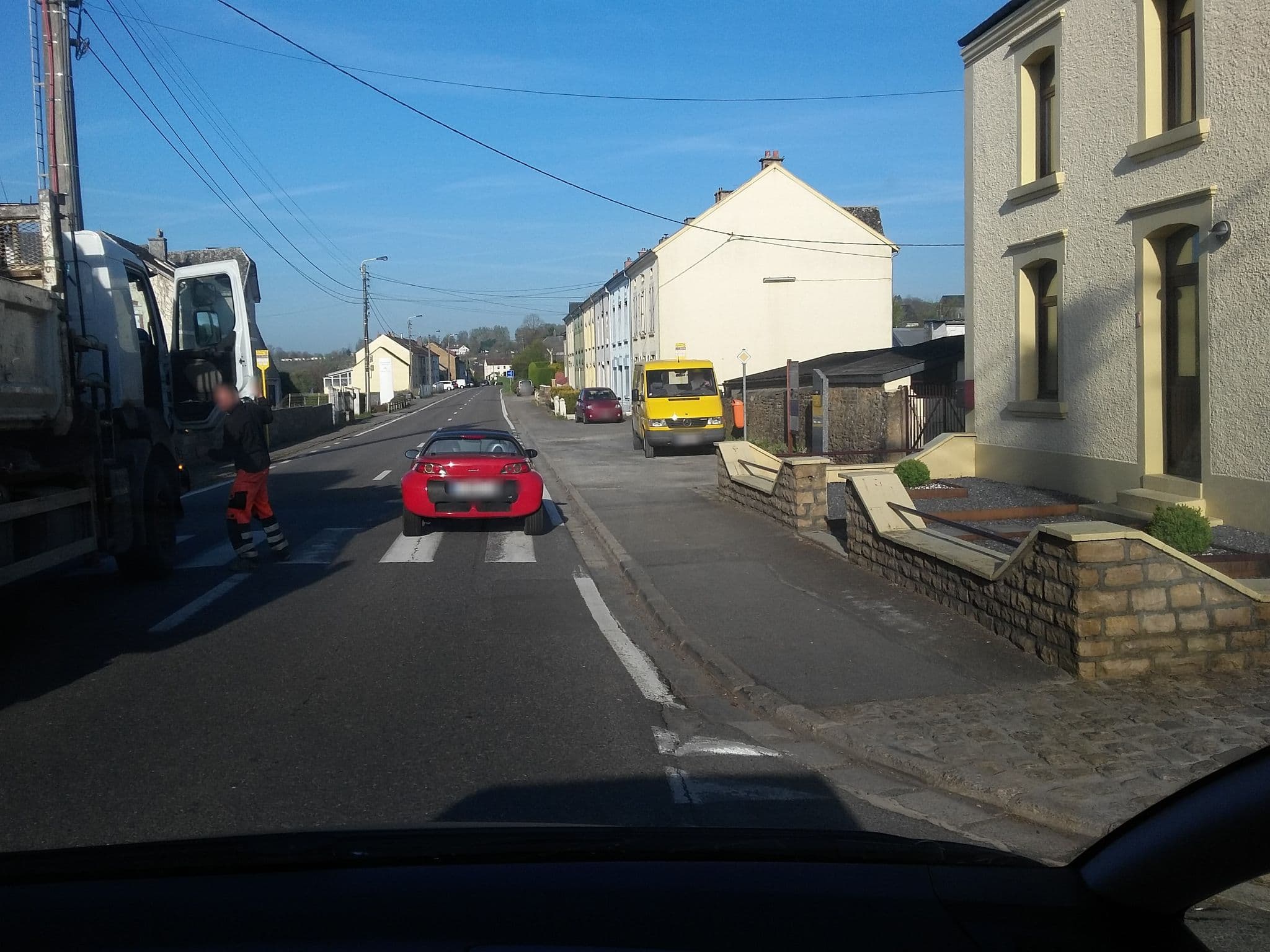 Street view near Bungalows de rabais, Éthe — © foxandpotatoes (CC BY-SA · Mapillary)