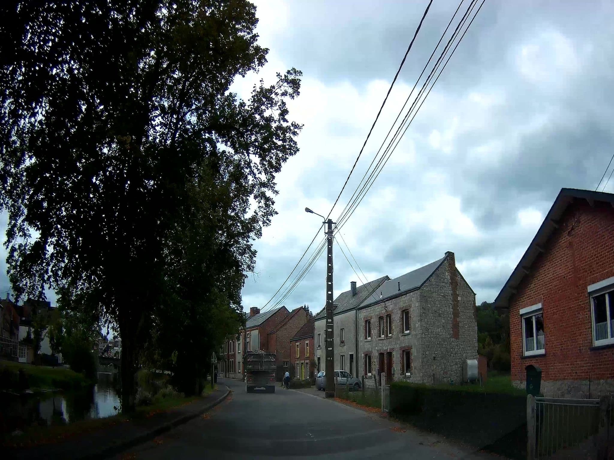 Street view near Château Frandeux du Coeur SPRL, Rochefort — © fuchserl (CC BY-SA · Mapillary)
