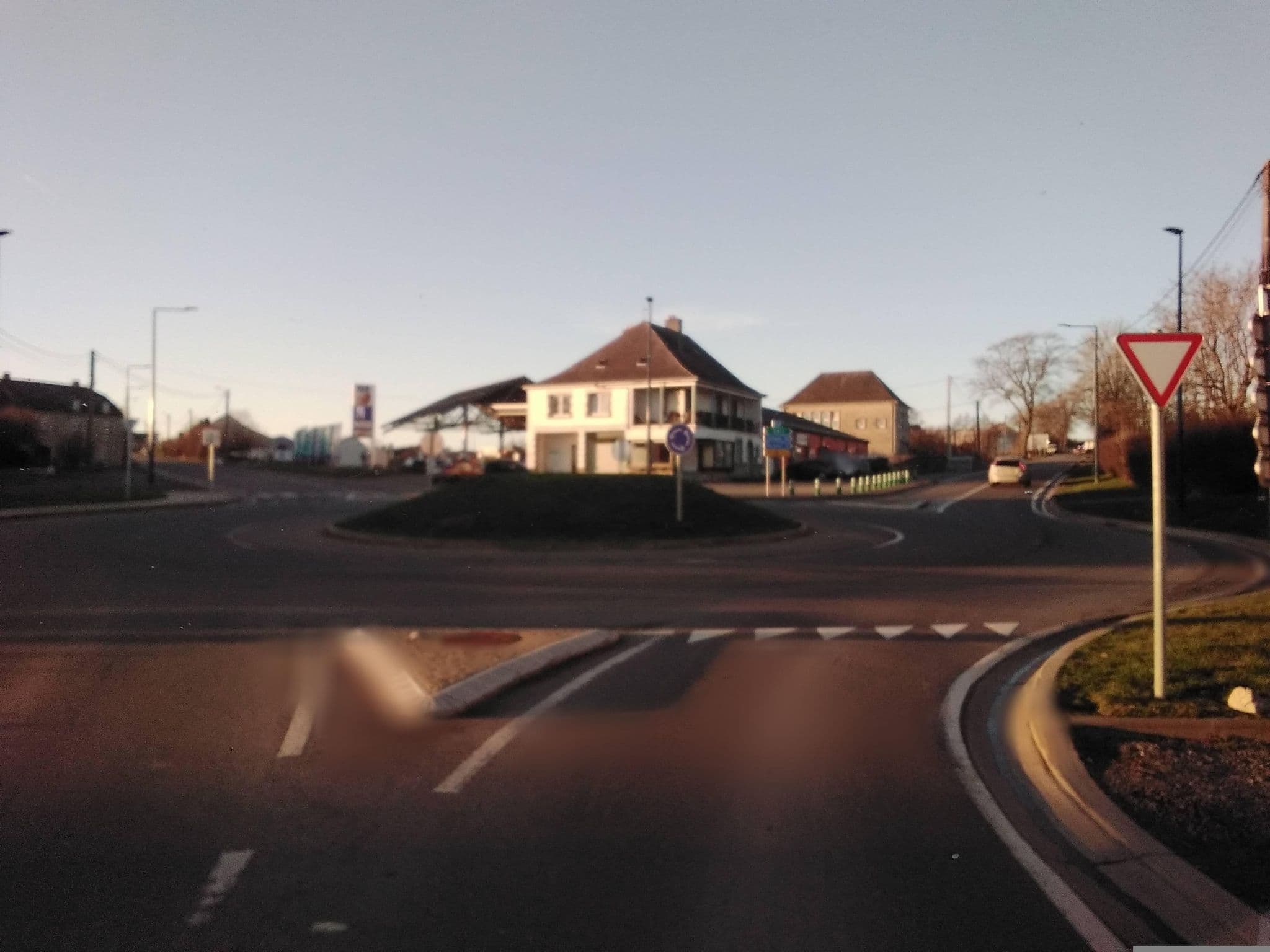 Street view near Le Renard Dormant, Wellin — © mprins (CC BY-SA · Mapillary)